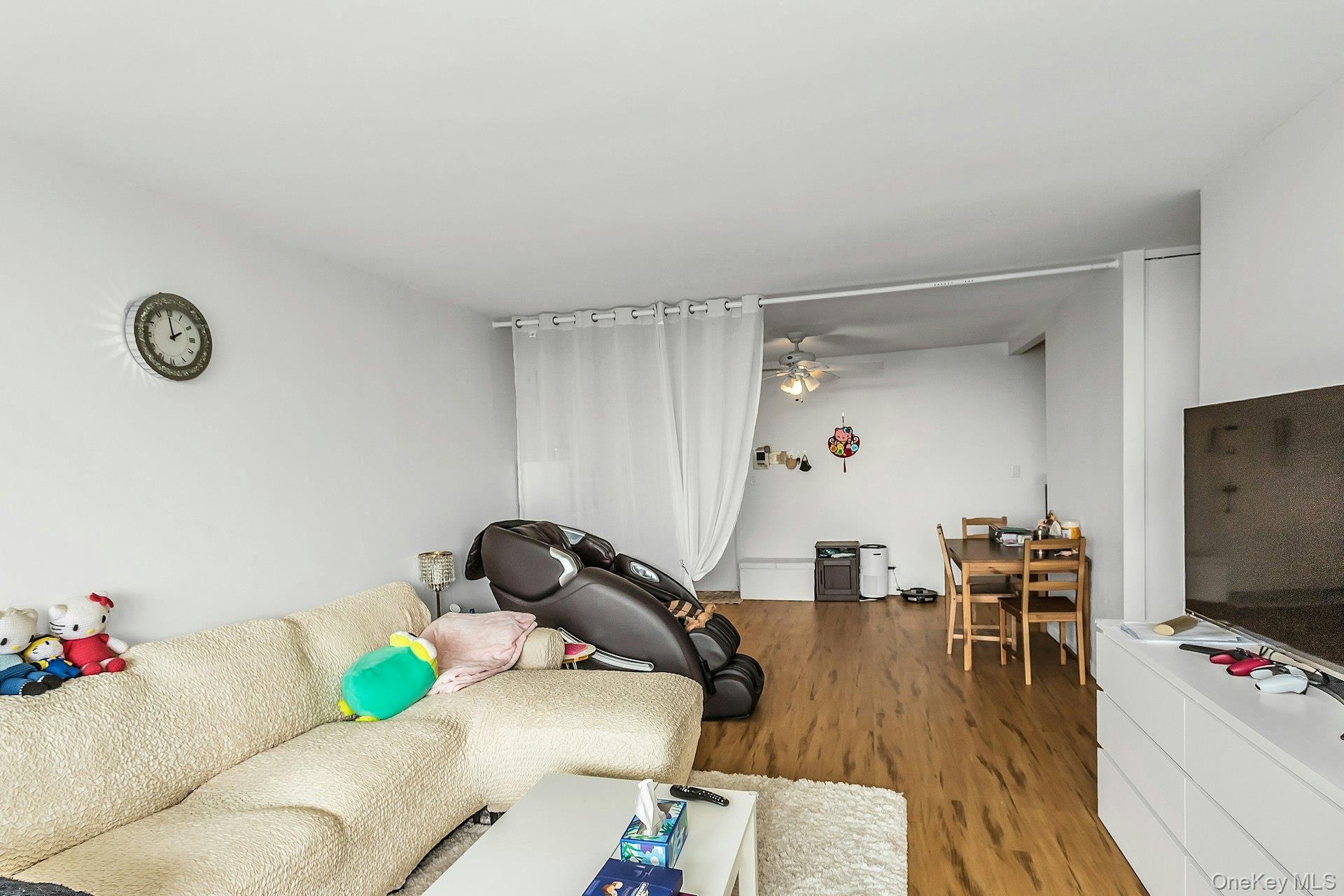 #17 photo, 2 Bay Club, Bayside , NY 11360