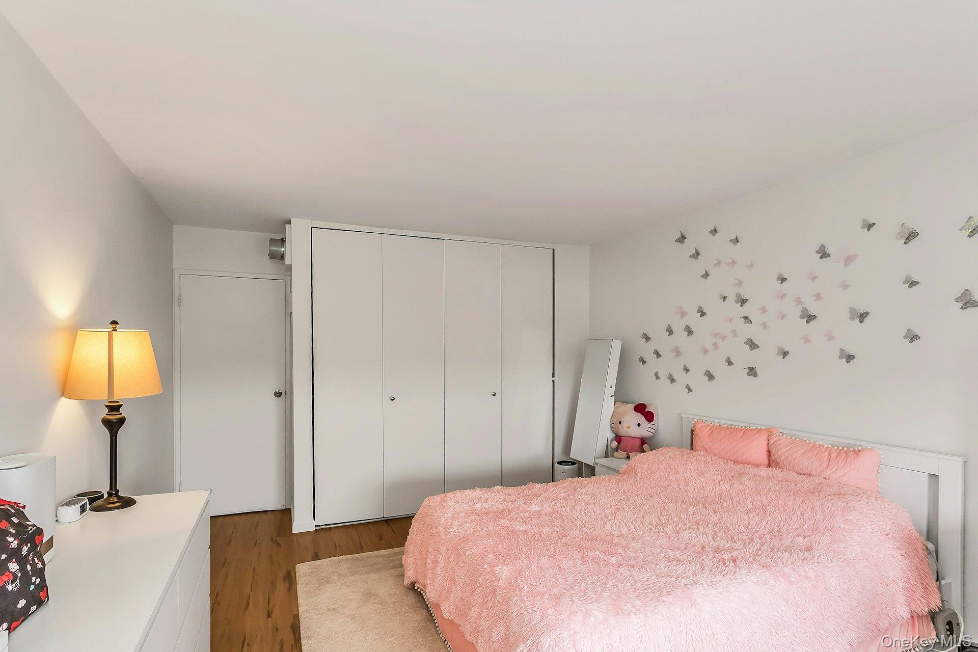 #18 photo, 2 Bay Club, Bayside , NY 11360