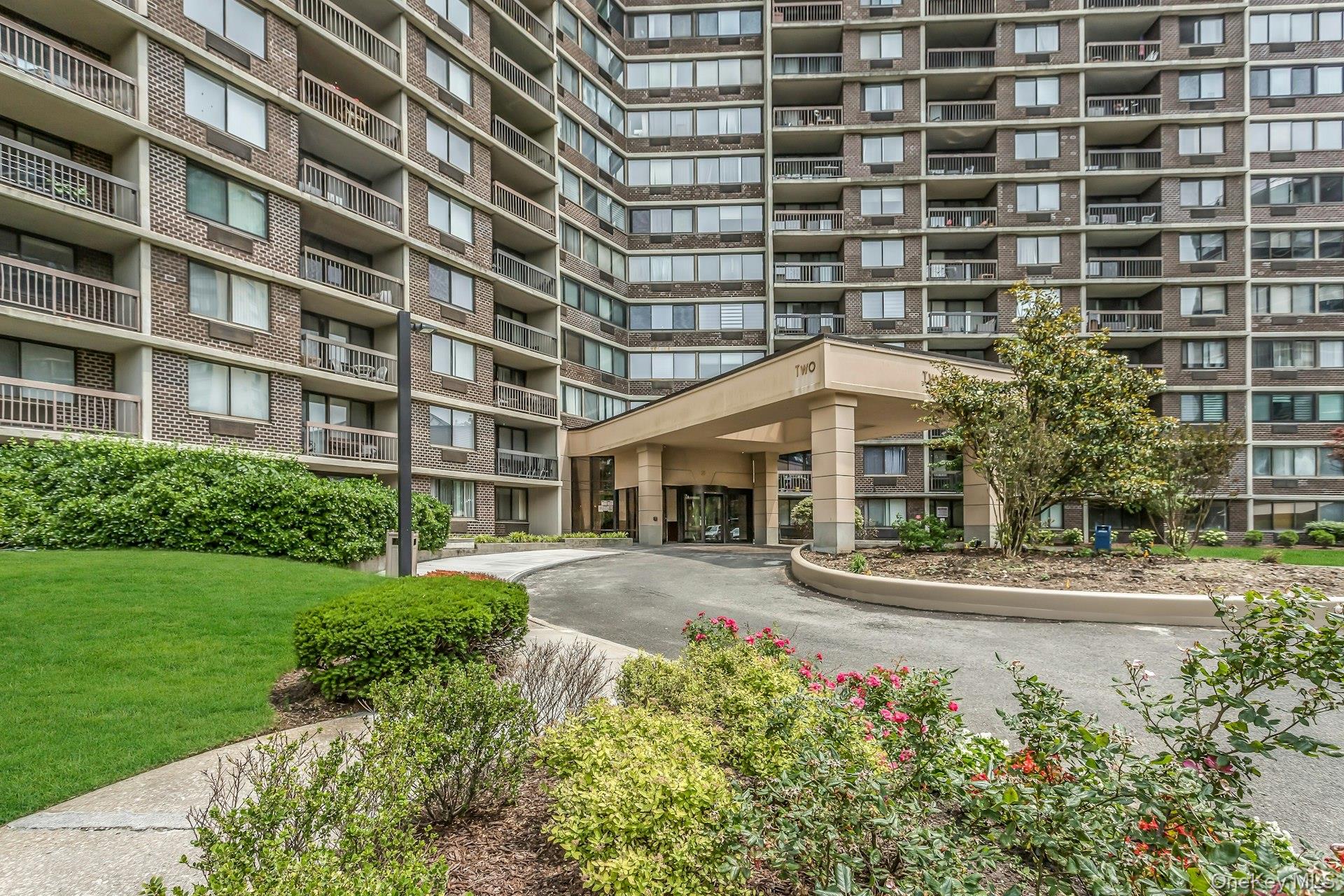 #2 photo, 2 Bay Club, Bayside , NY 11360