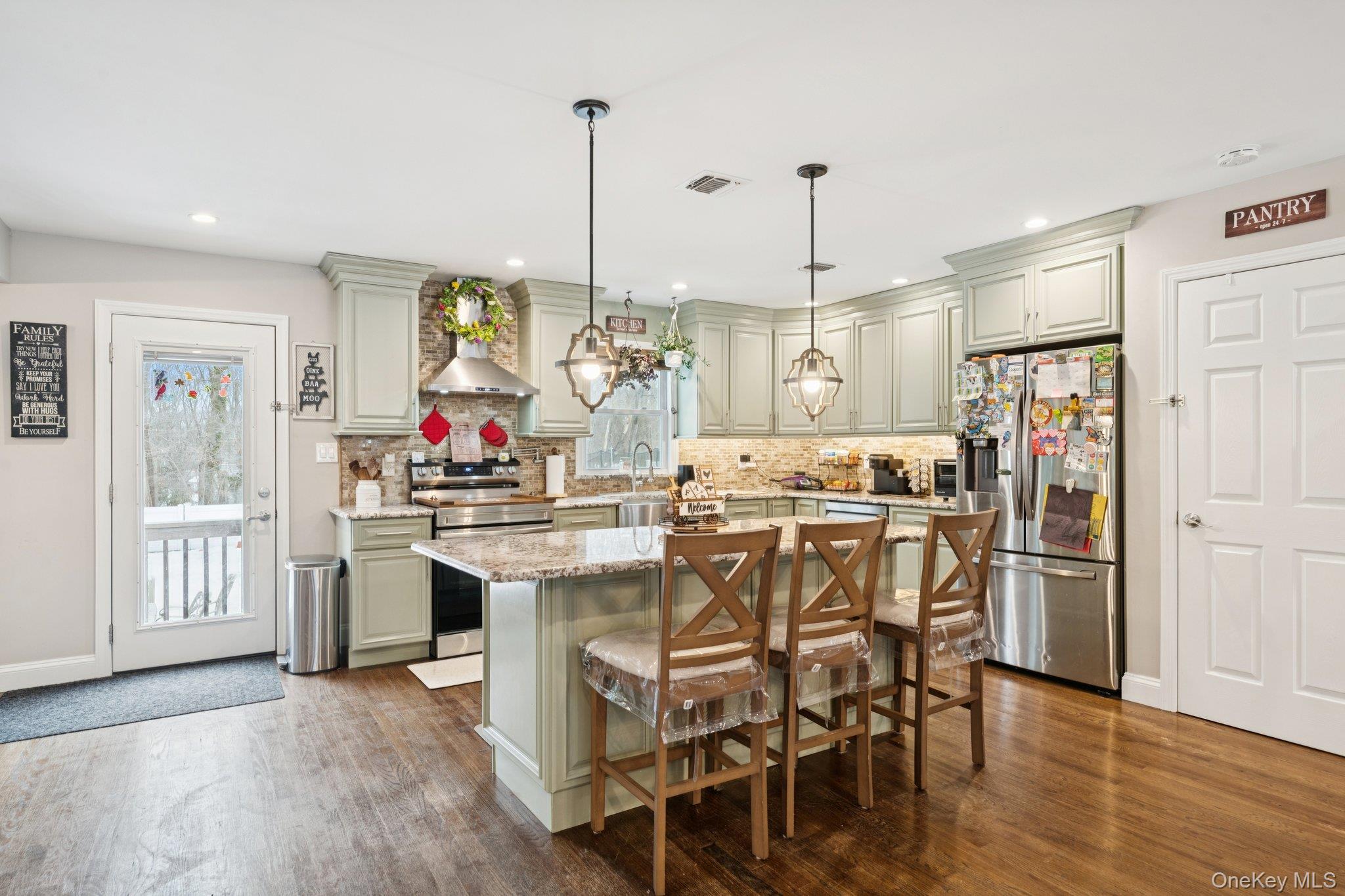 #17 photo, 135 5th Avenue, 东长岛 Kings Park , NY 11754