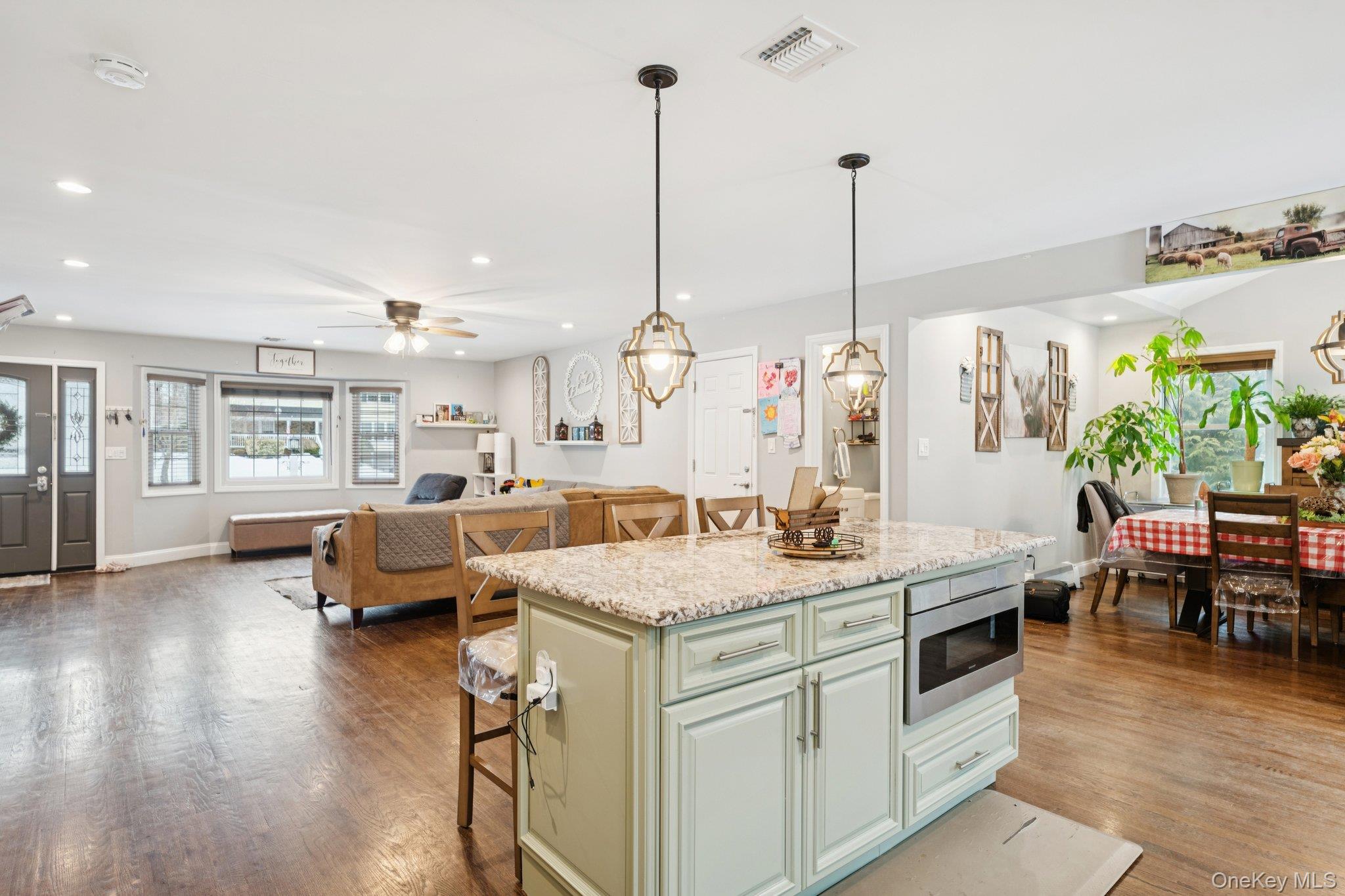 #18 photo, 135 5th Avenue, 东长岛 Kings Park , NY 11754