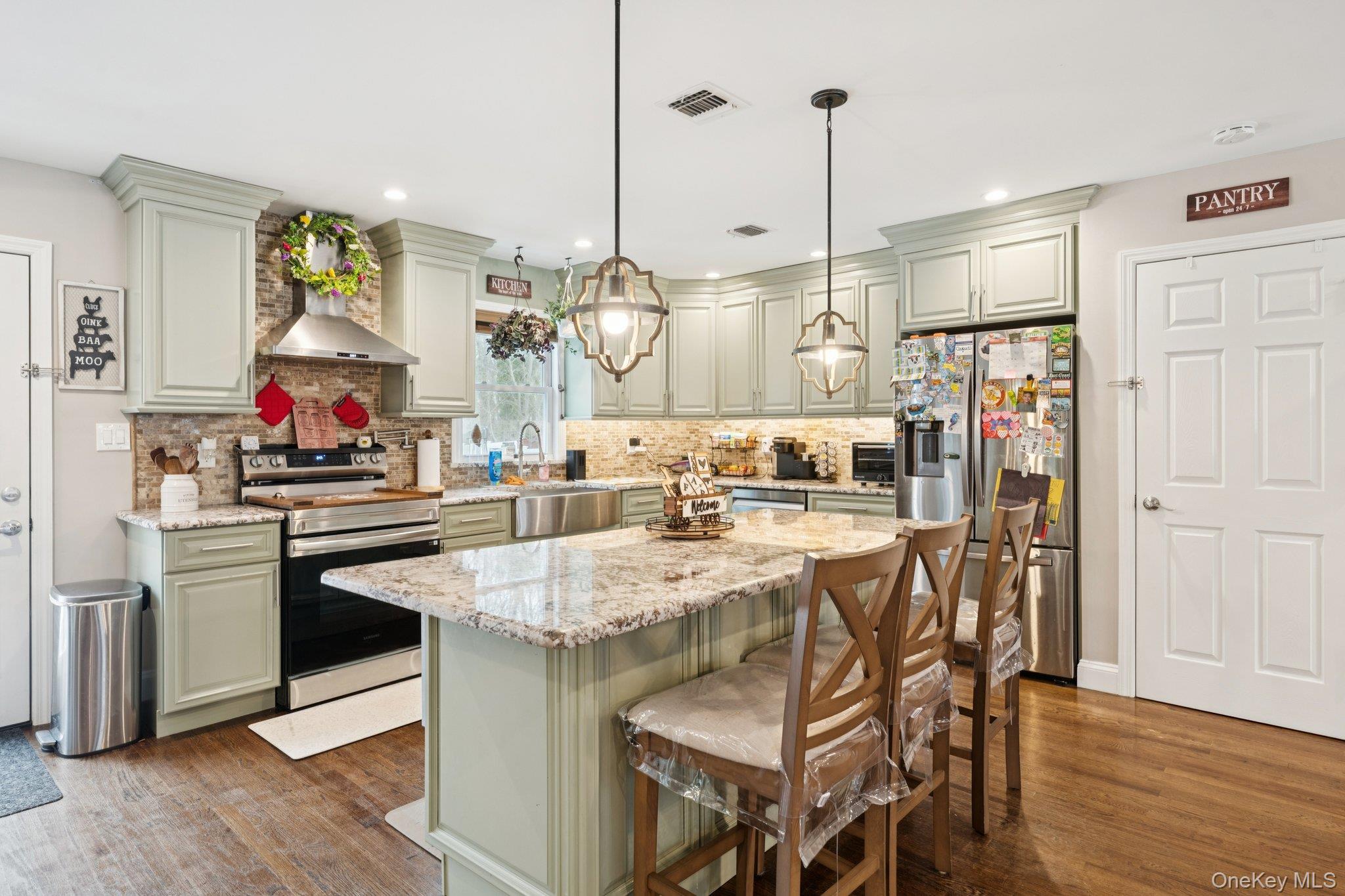 #20 photo, 135 5th Avenue, 东长岛 Kings Park , NY 11754