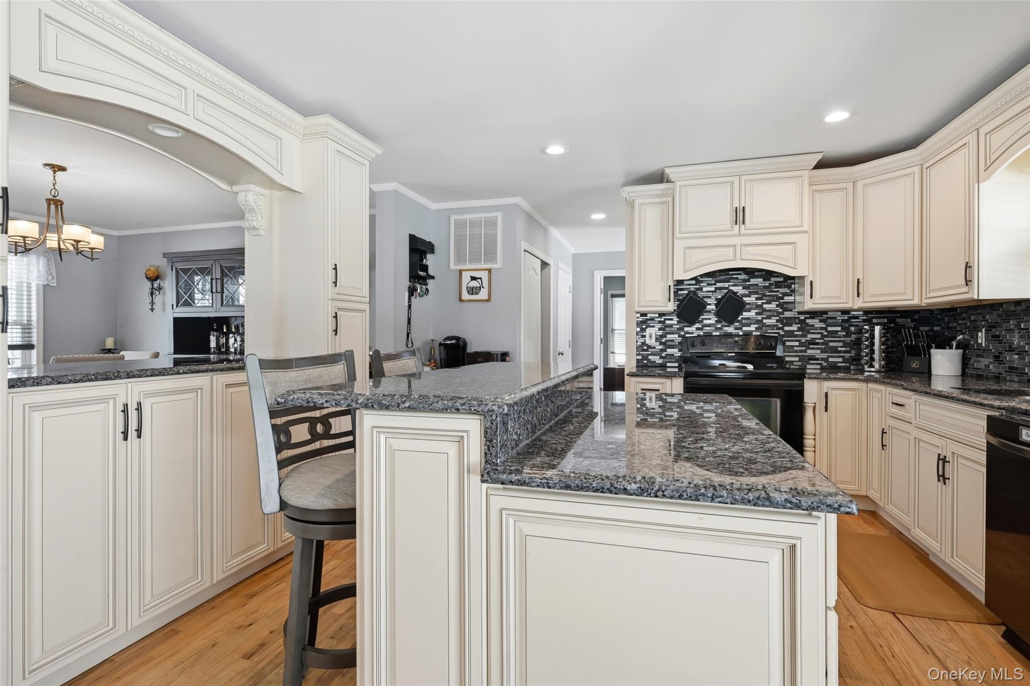 #9 photo, 106 Park Avenue, Miller Place , NY 11764