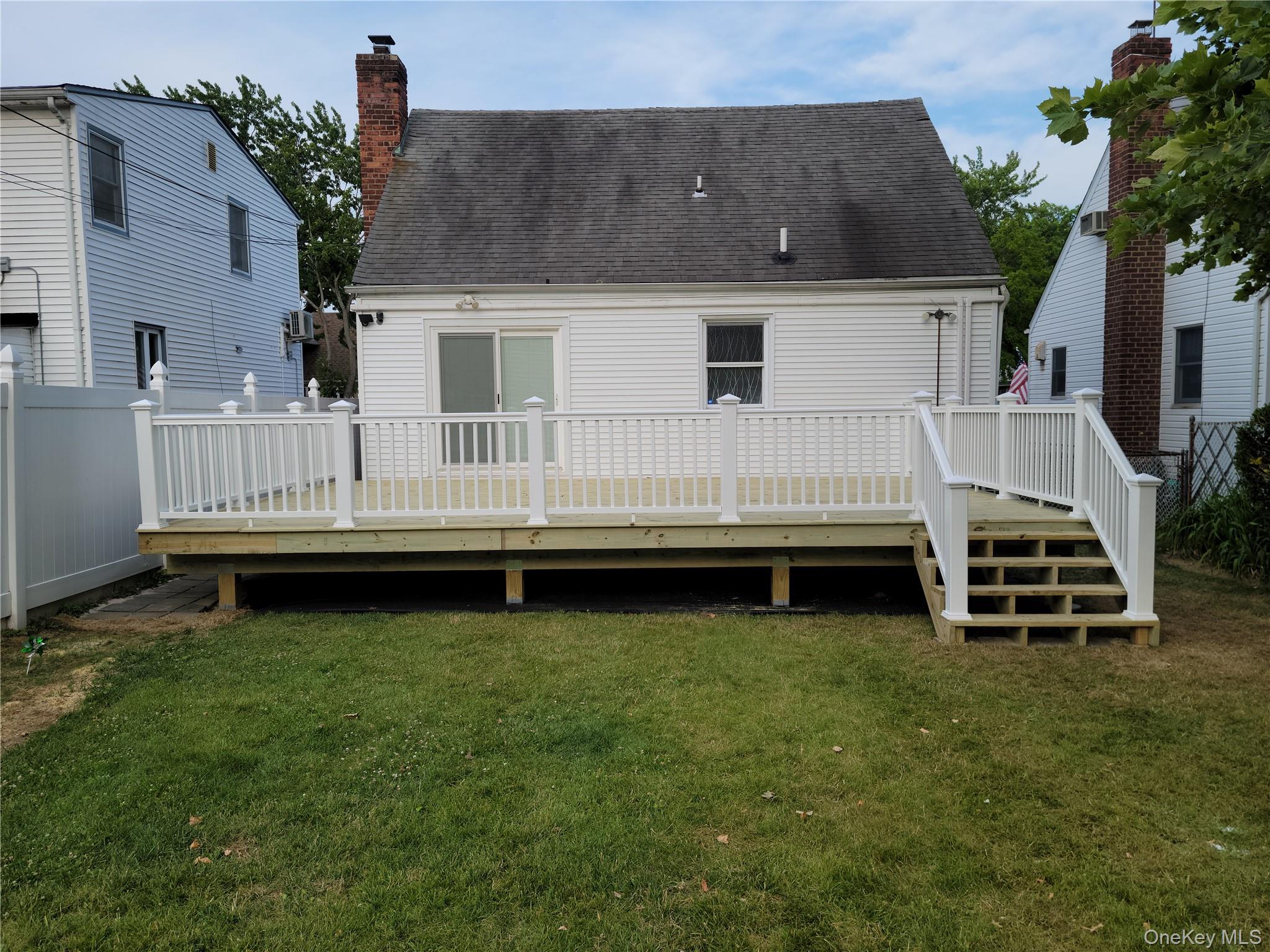 #4 photo, 49-54 166th Street, Fresh Meadows , NY 11365