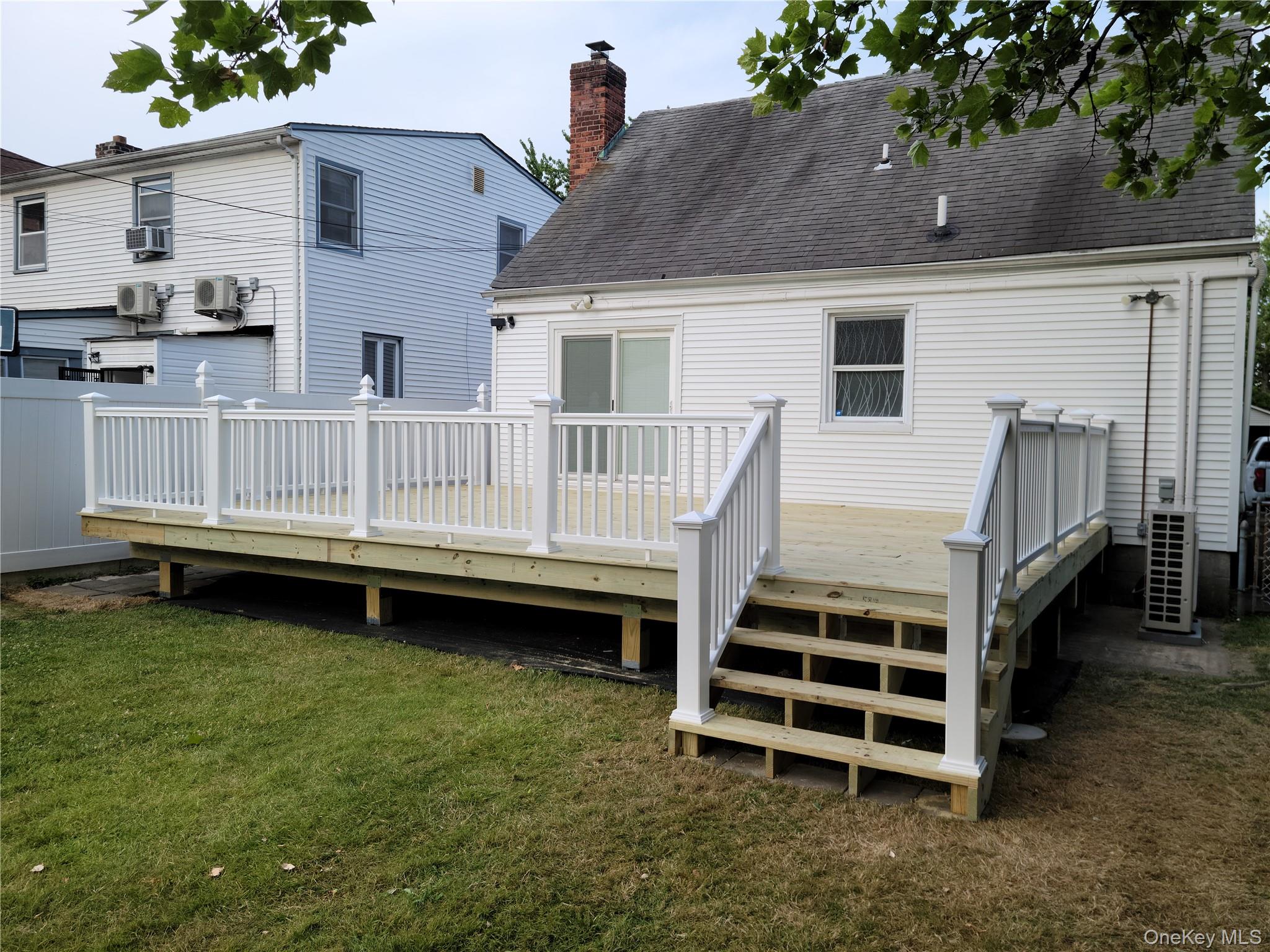 #5 photo, 49-54 166th Street, Fresh Meadows , NY 11365