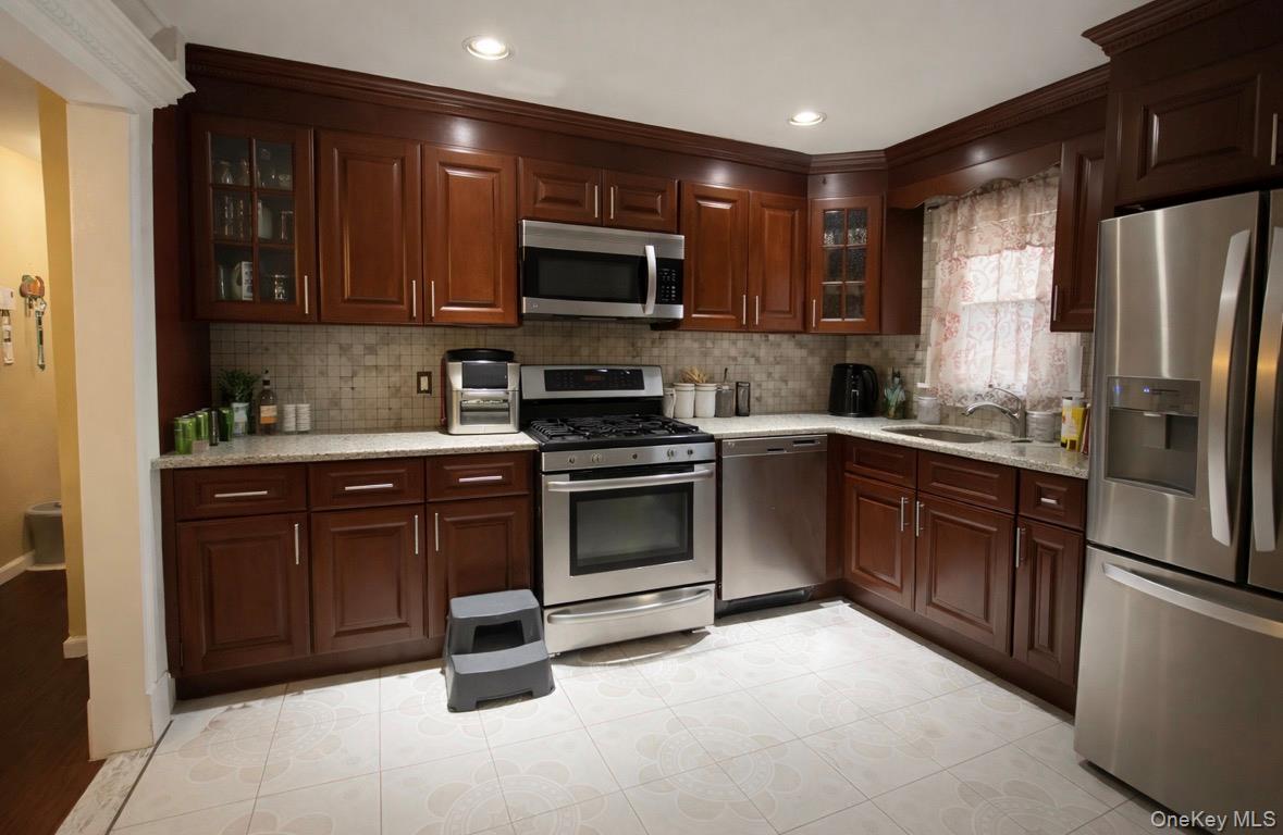 #3 photo, 46 Anna Road, Bay Shore , NY 11706