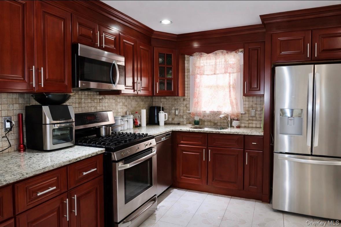 #4 photo, 46 Anna Road, Bay Shore , NY 11706