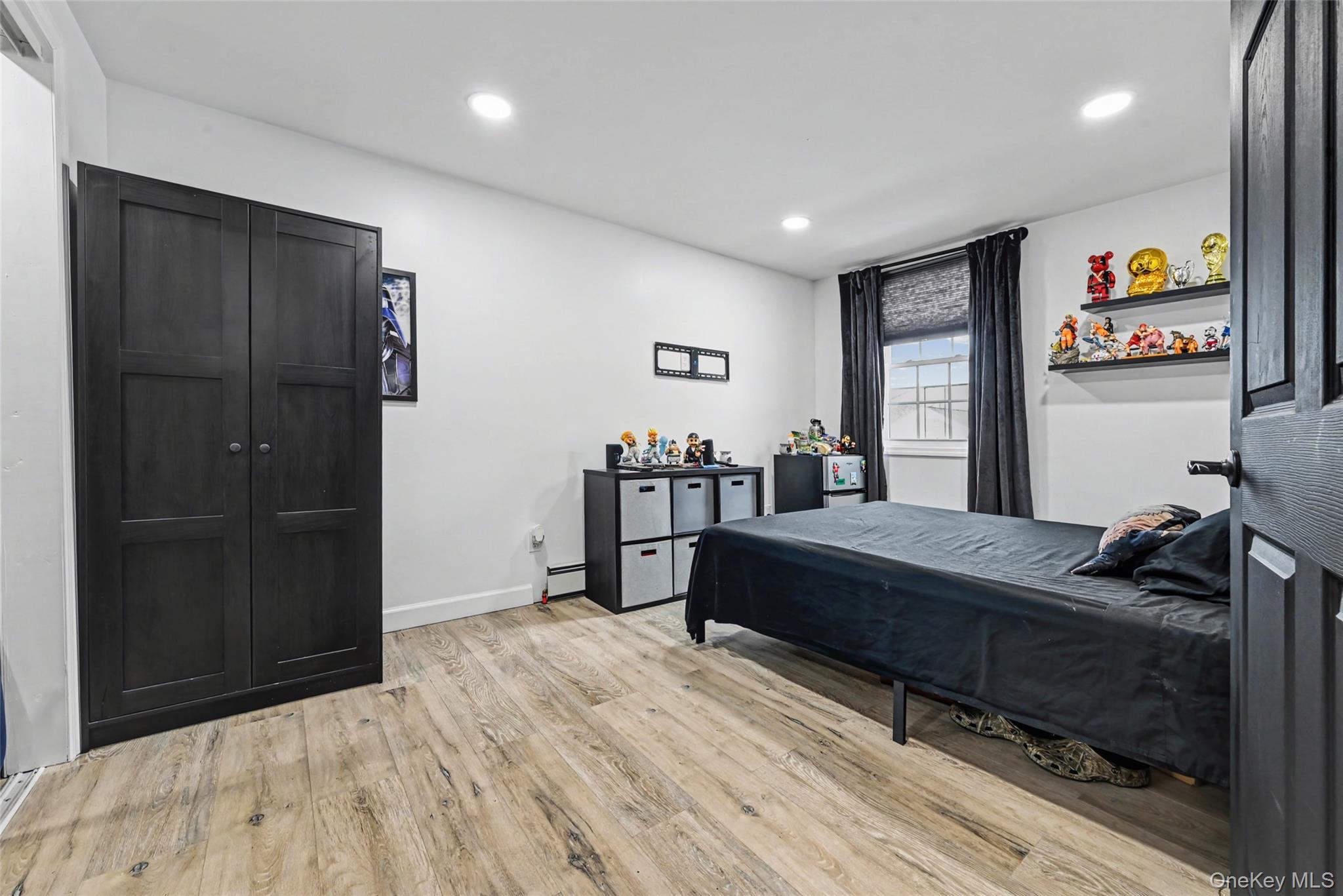 #11 photo, 327 Barton Avenue, सफ़ोक काउंटी East Patchogue , NY 11772