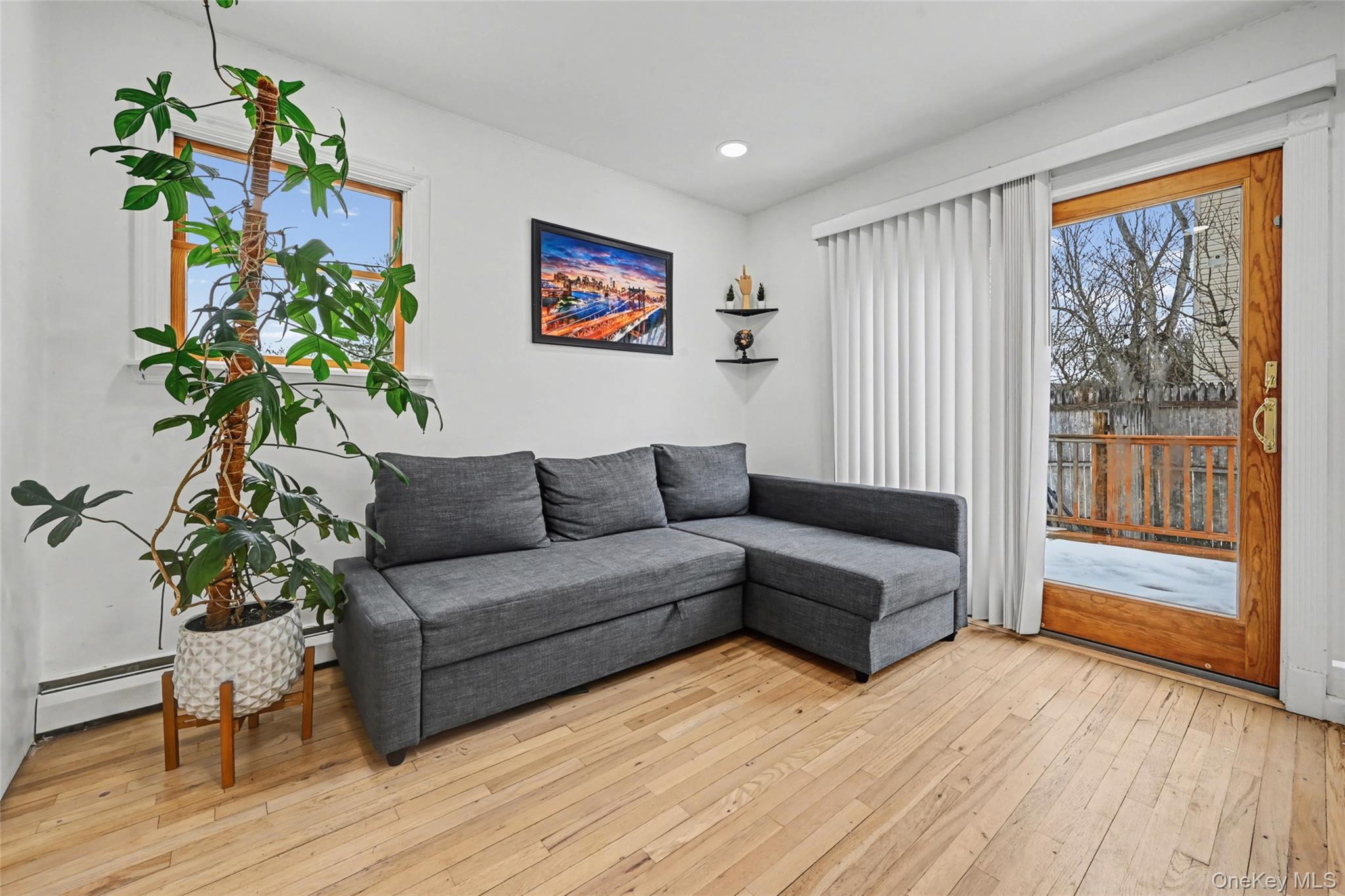 #8 photo, 327 Barton Avenue, सफ़ोक काउंटी East Patchogue , NY 11772