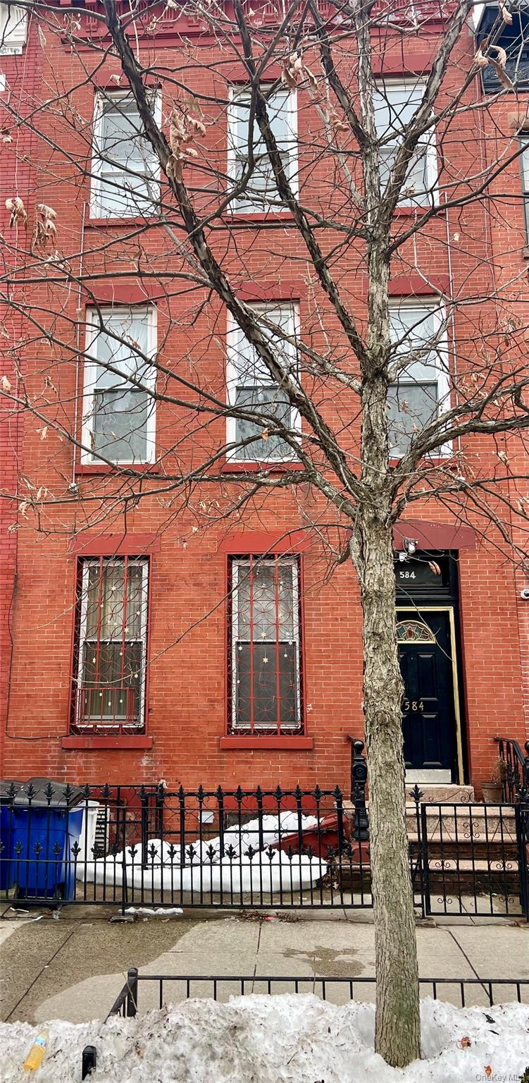 #2 photo, 584 Sterling Place, 布鲁克林 Brooklyn , NY 11238