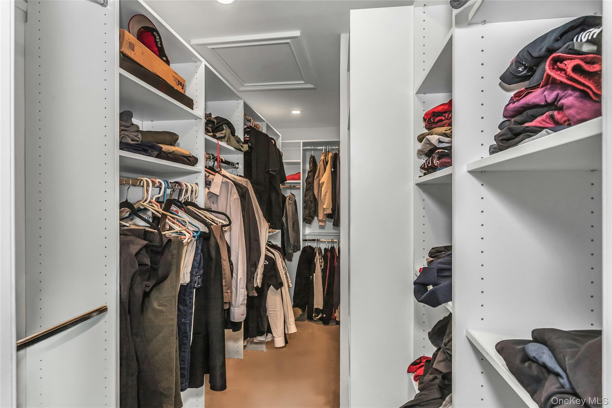 #13 photo, 47 Max Court, Islandia , NY 11749