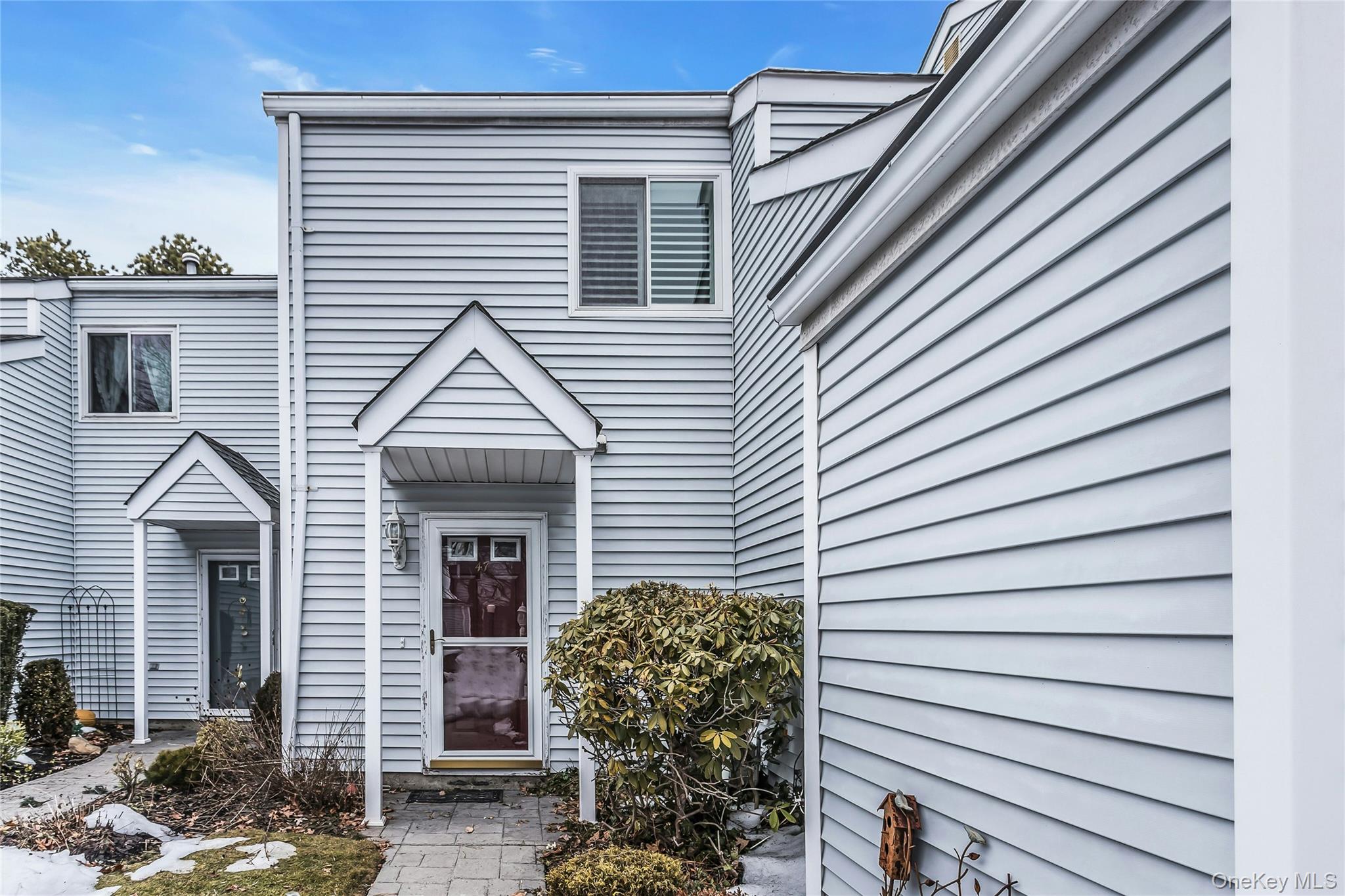 #2 photo, 47 Max Court, Islandia , NY 11749