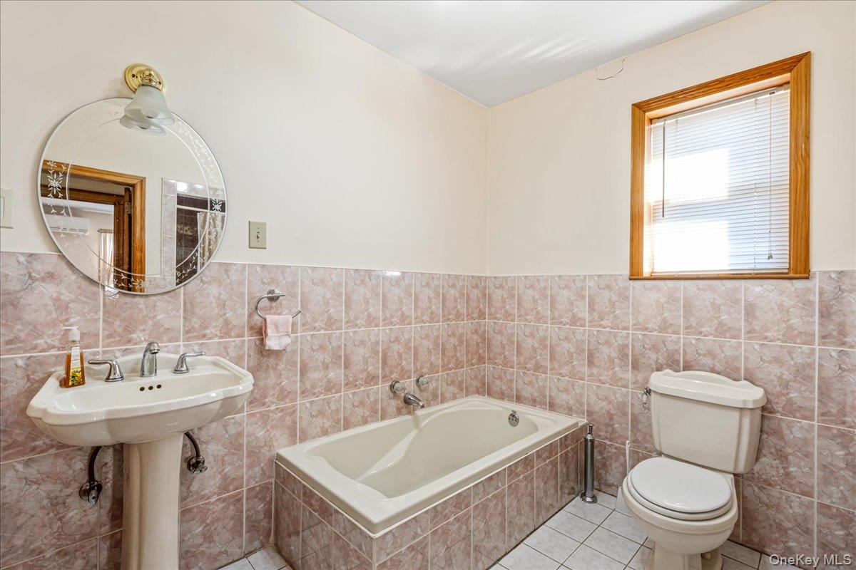 #16 photo, 1427 145th Place, كوينز Whitestone , NY 11357