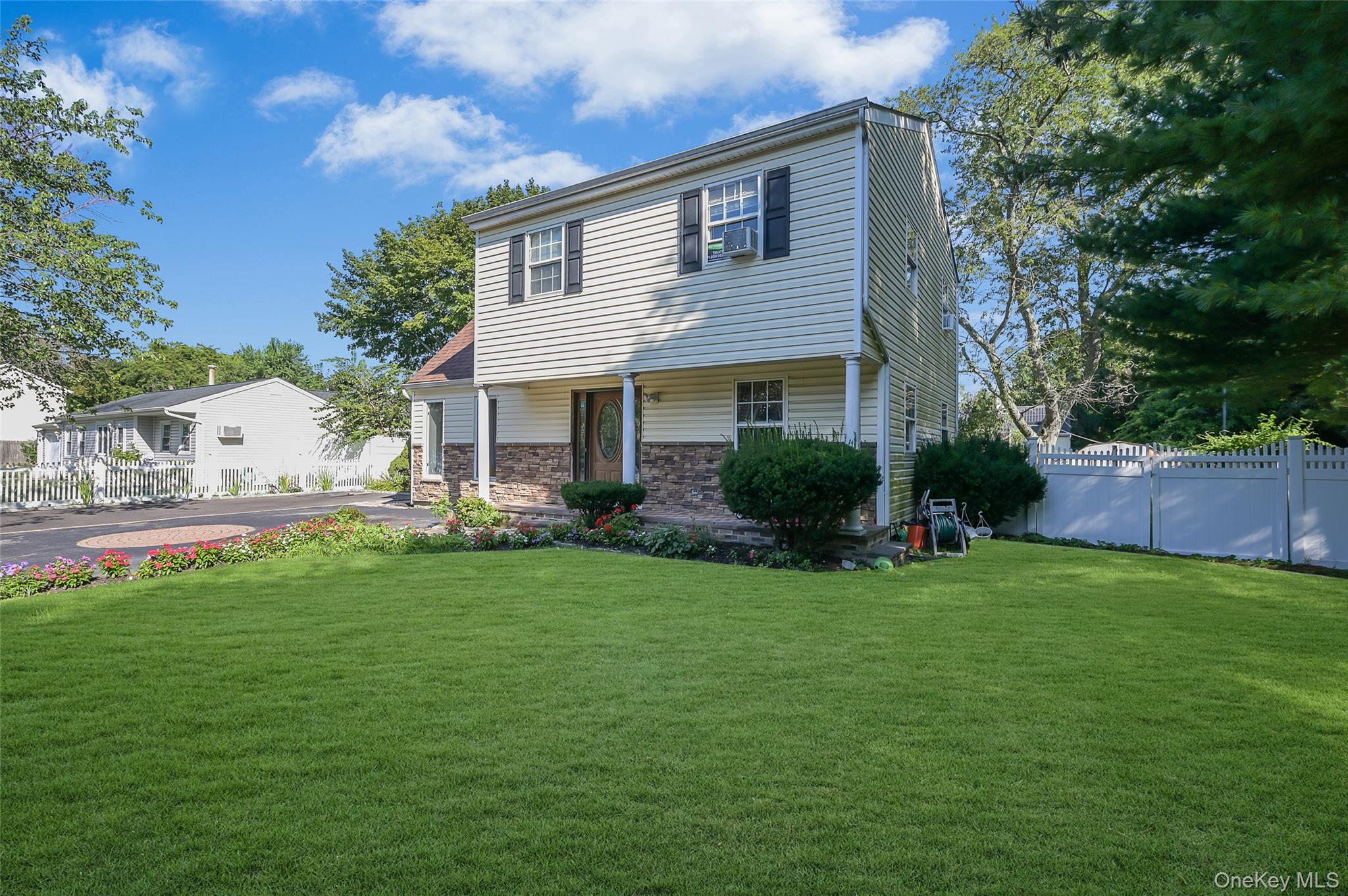 #2 photo, 2 Cherry Street, Central Islip , NY 11722