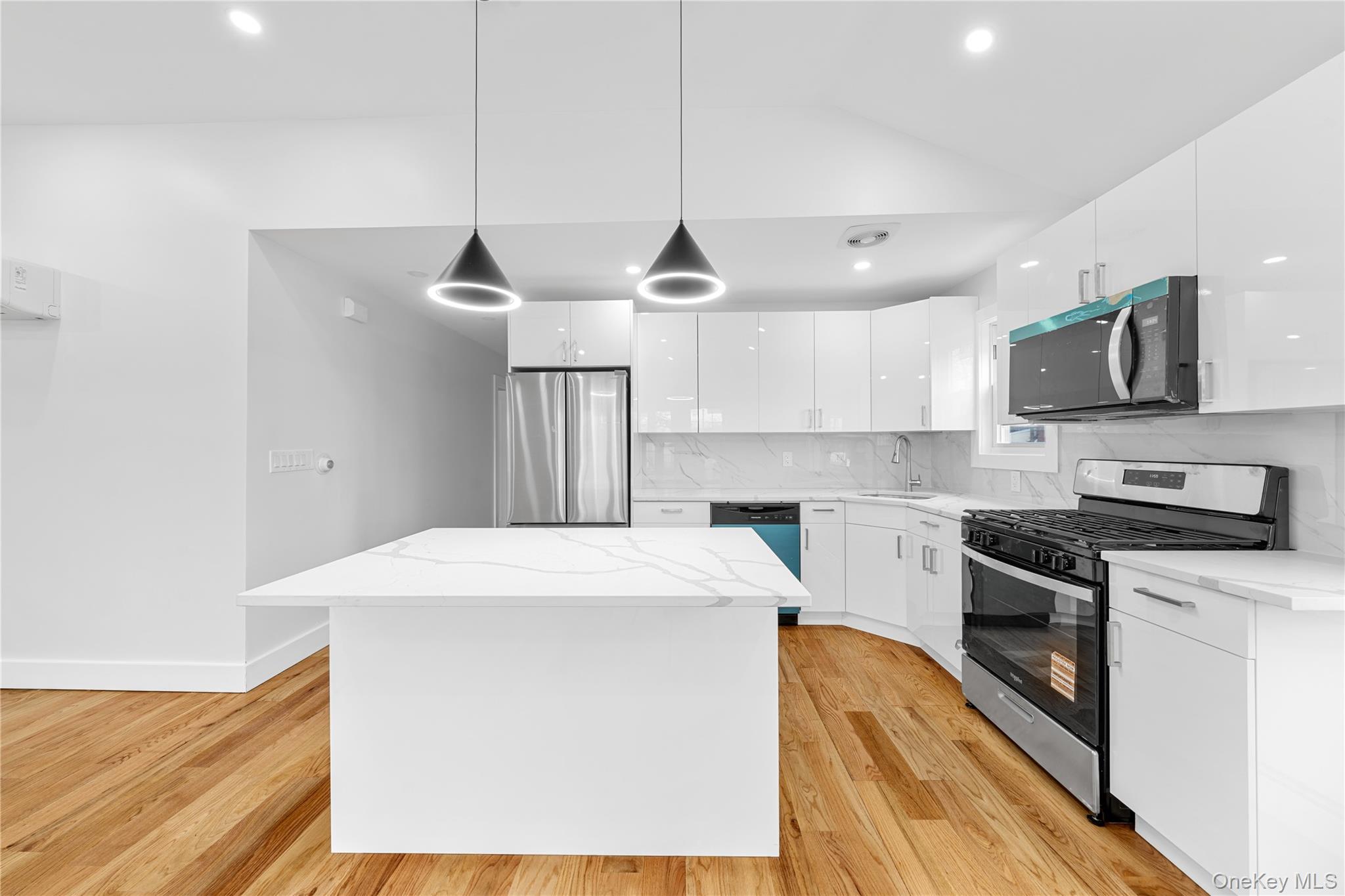 #5 photo, 24533 147th Road, Rosedale , NY 11422