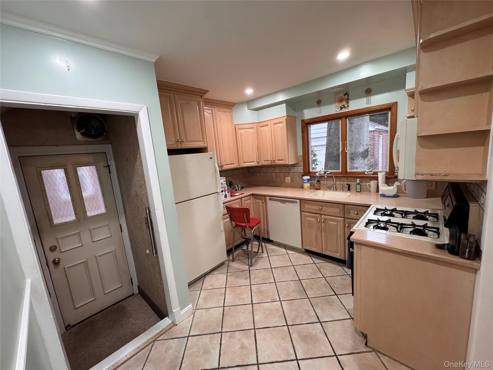 #6 photo, 254-28 Walden Avenue, 長島 大頸 Great Neck , NY 11020