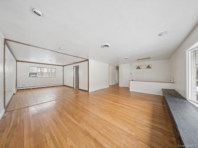 #3 photo, 14 Jeffrey Lane, ناسو Great Neck , NY 11020