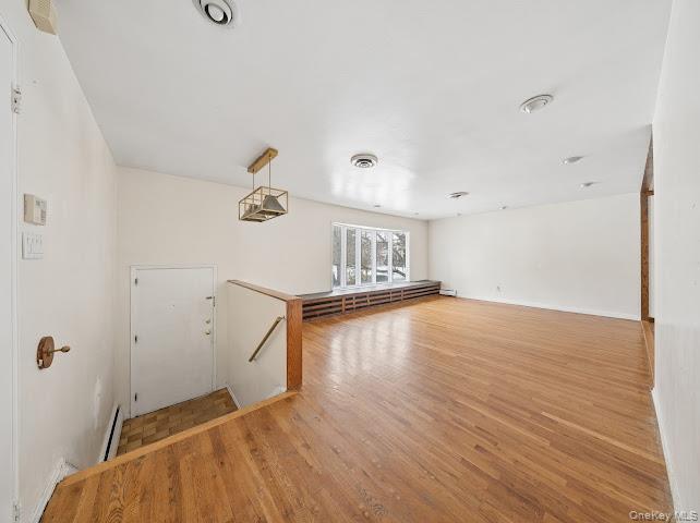 #4 photo, 14 Jeffrey Lane, ناسو Great Neck , NY 11020