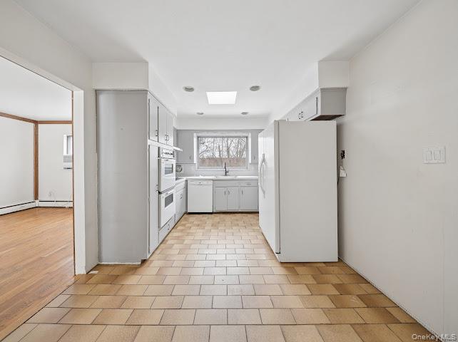 #8 photo, 14 Jeffrey Lane, ناسو Great Neck , NY 11020