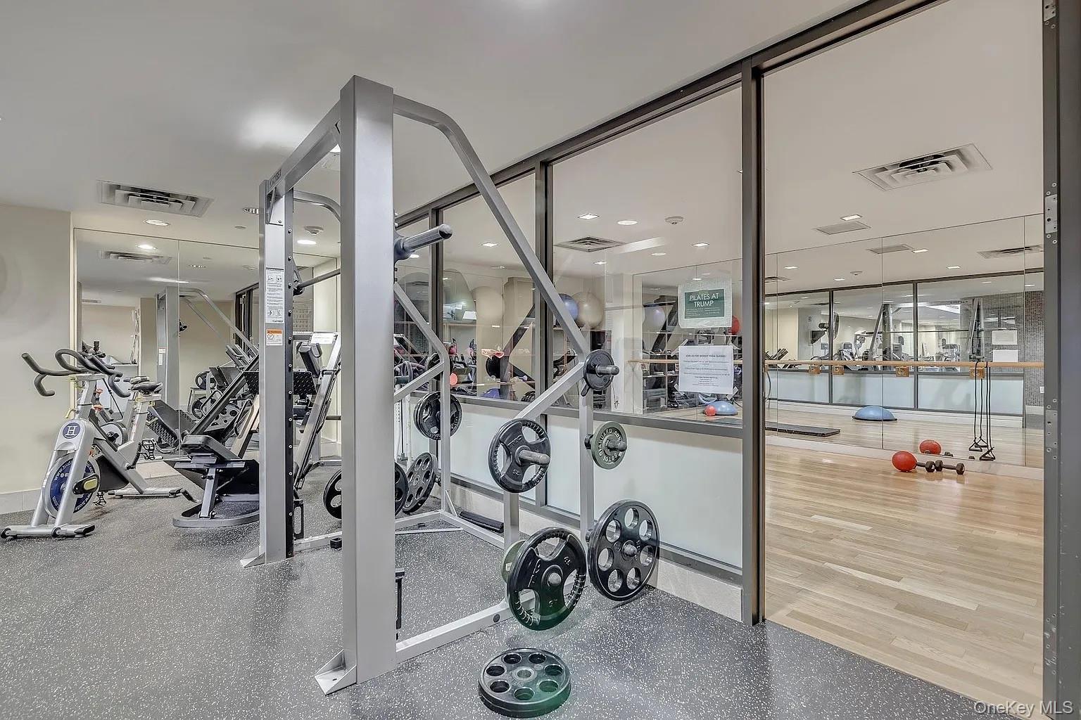 #16 photo, 10 City Place, White Plains , NY 10601