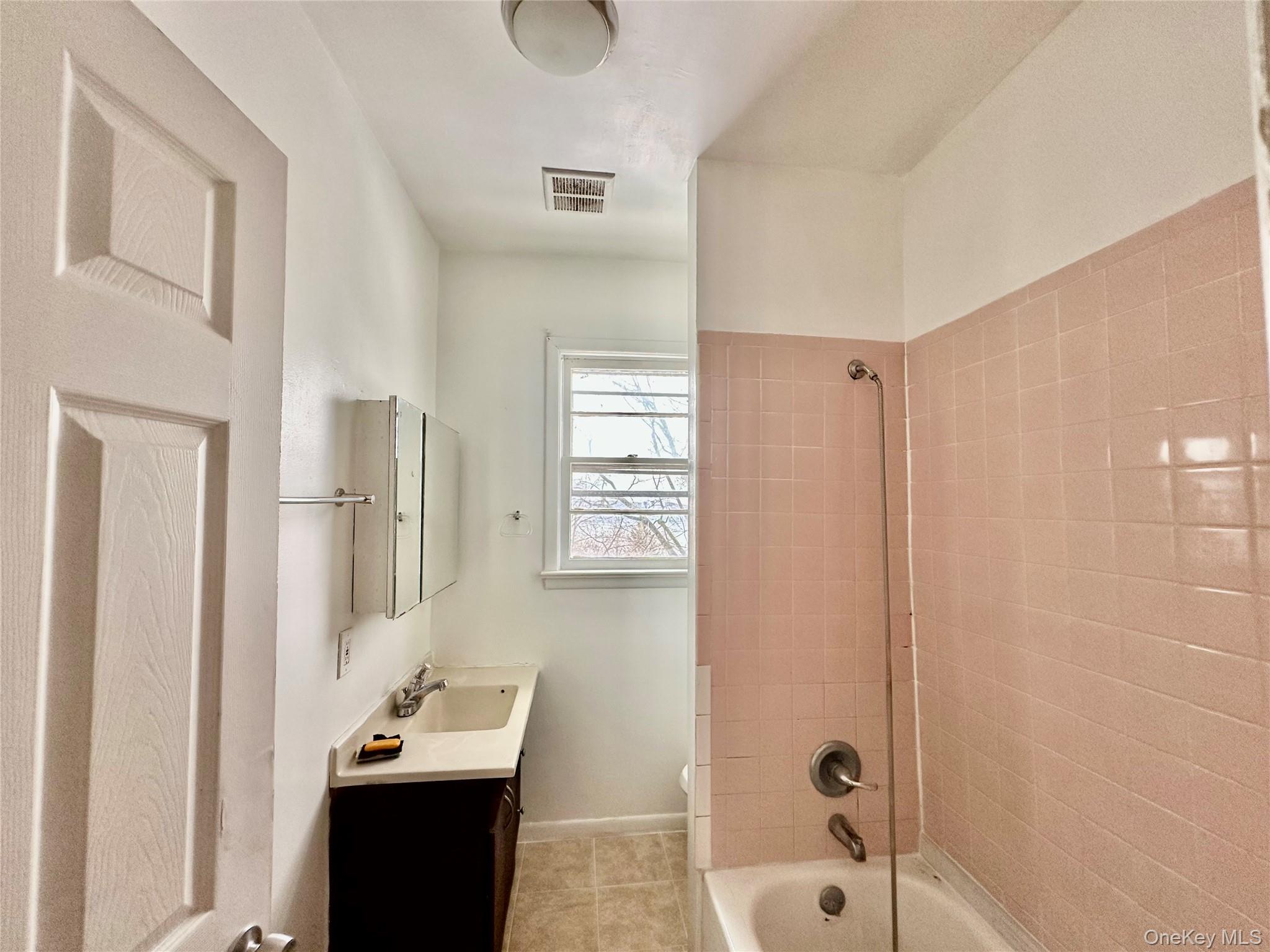 #11 photo, 1159 Route 9w, 紐約州 Nyack , NY 10960