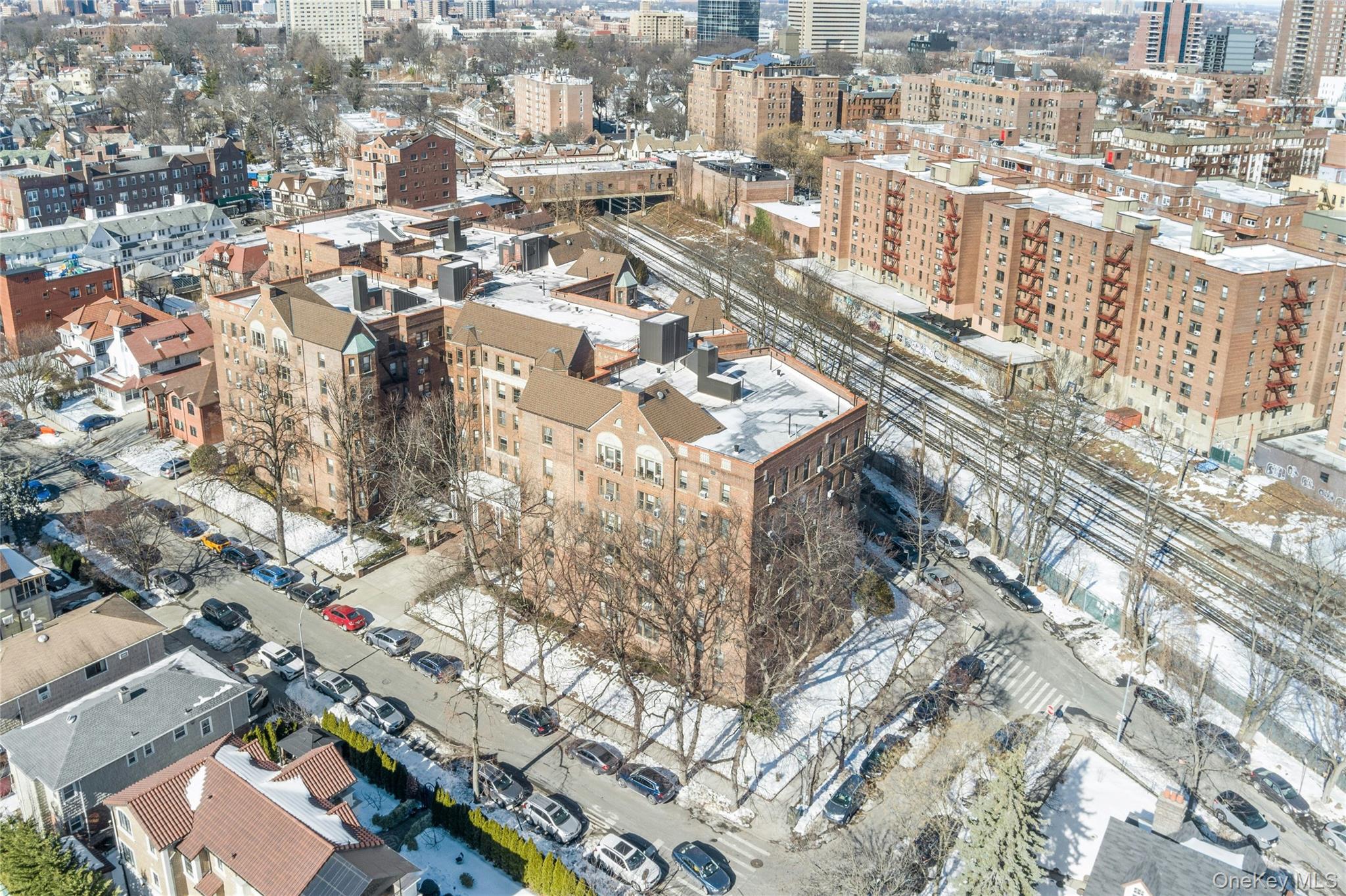 #14 photo, 8451 Beverly Road, كوينز Kew Gardens , NY 11415