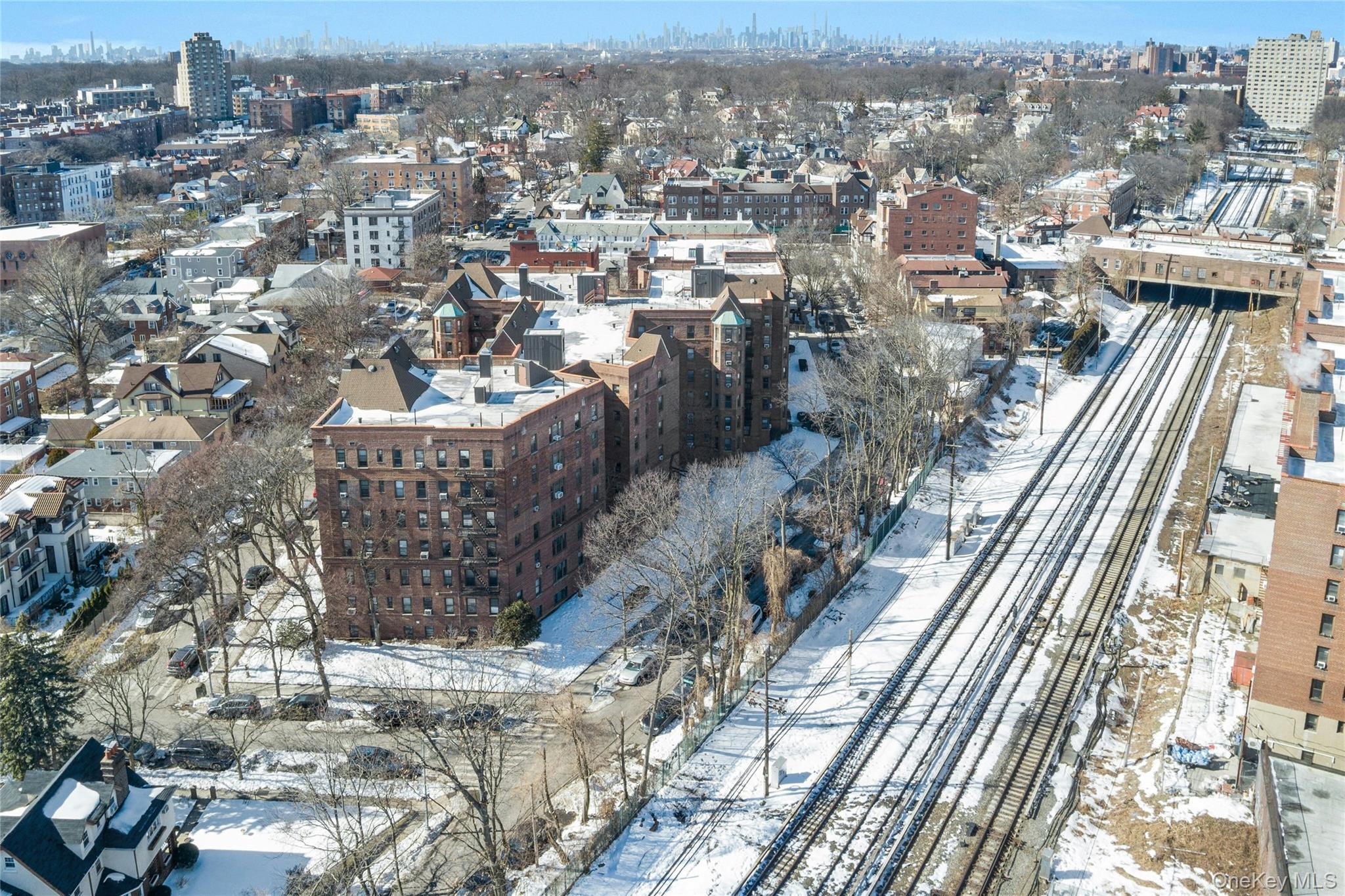 #16 photo, 8451 Beverly Road, كوينز Kew Gardens , NY 11415