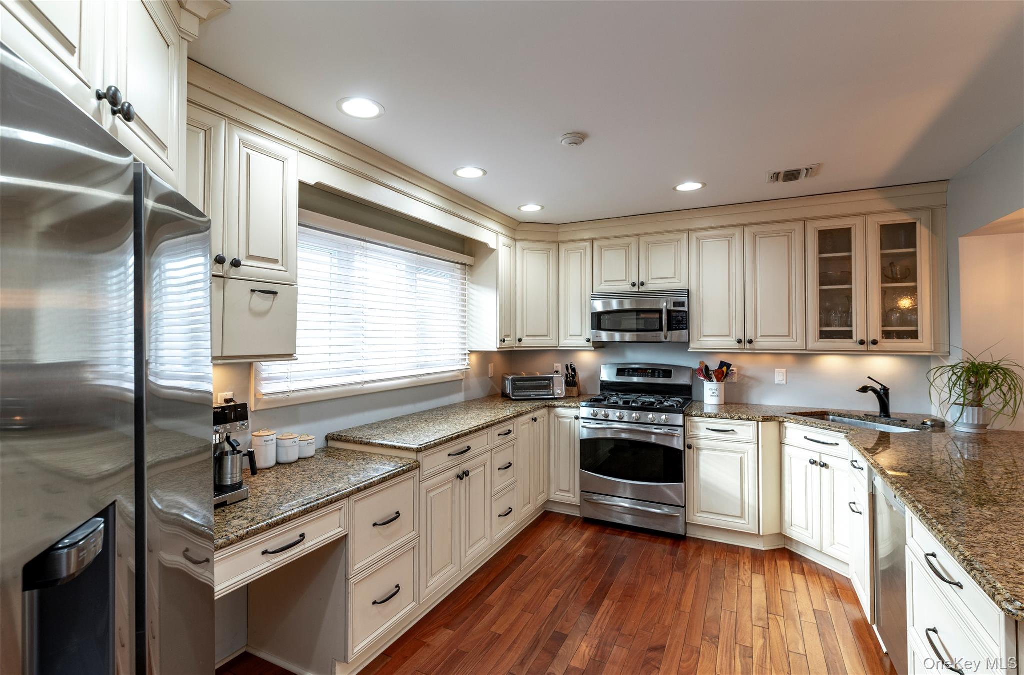 #18 photo, 97 Village Green, 紐約州 Bardonia , NY 10954