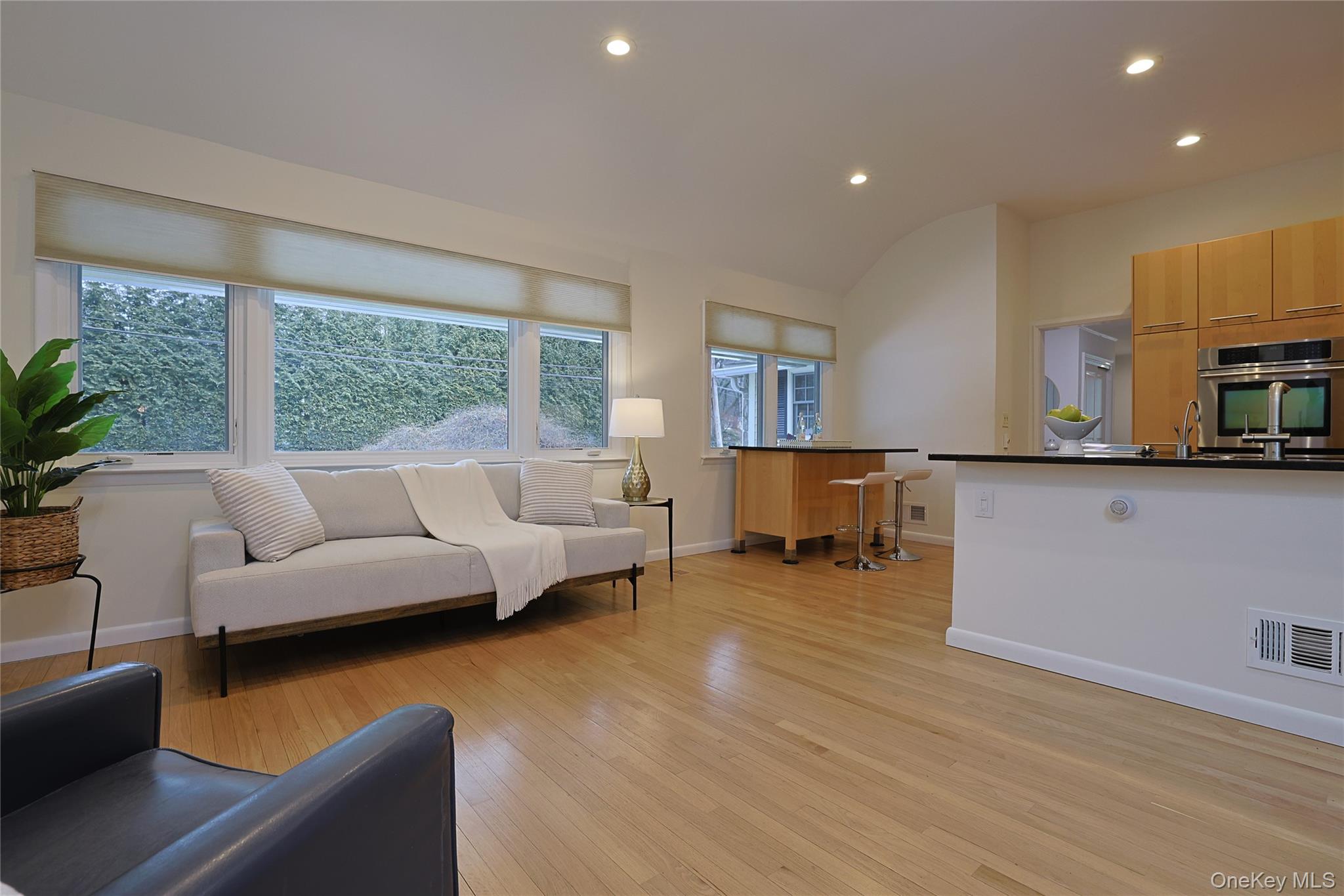 #11 photo, 97 Winding Brook Road, New Rochelle , NY 10804