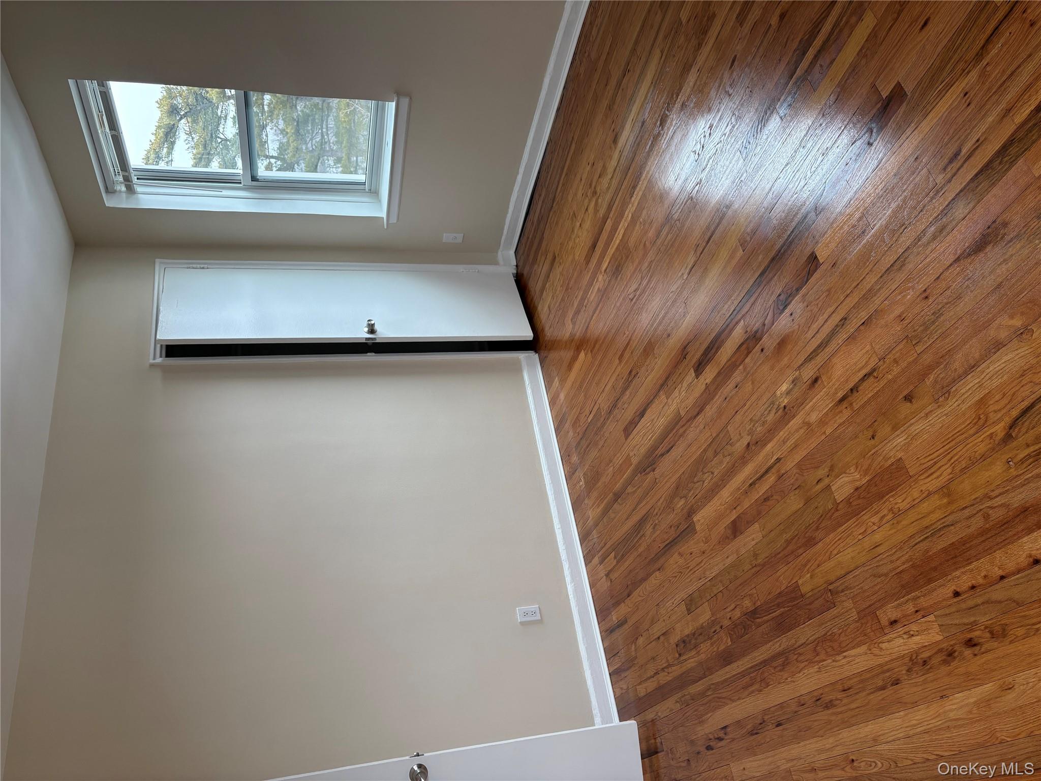 #5 photo, 24 Mulford Place, Нассау ‖ Hempstead , NY 11550