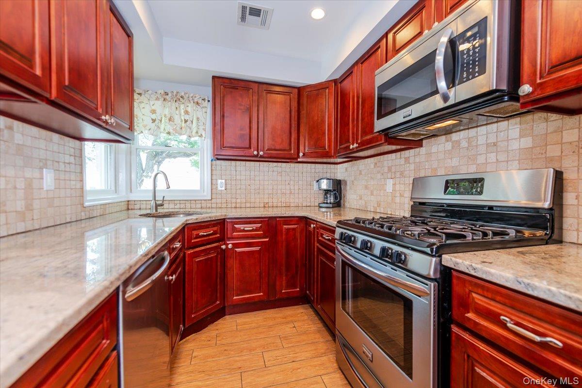 #12 photo, 101 California Street, Long Beach , NY 11561