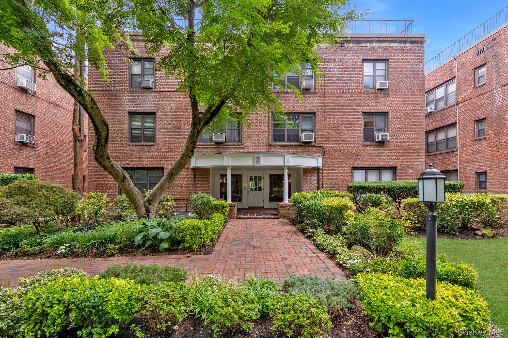 #1 photo, 2 townhouse Place, 長島 大頸 Great Neck , NY 11021