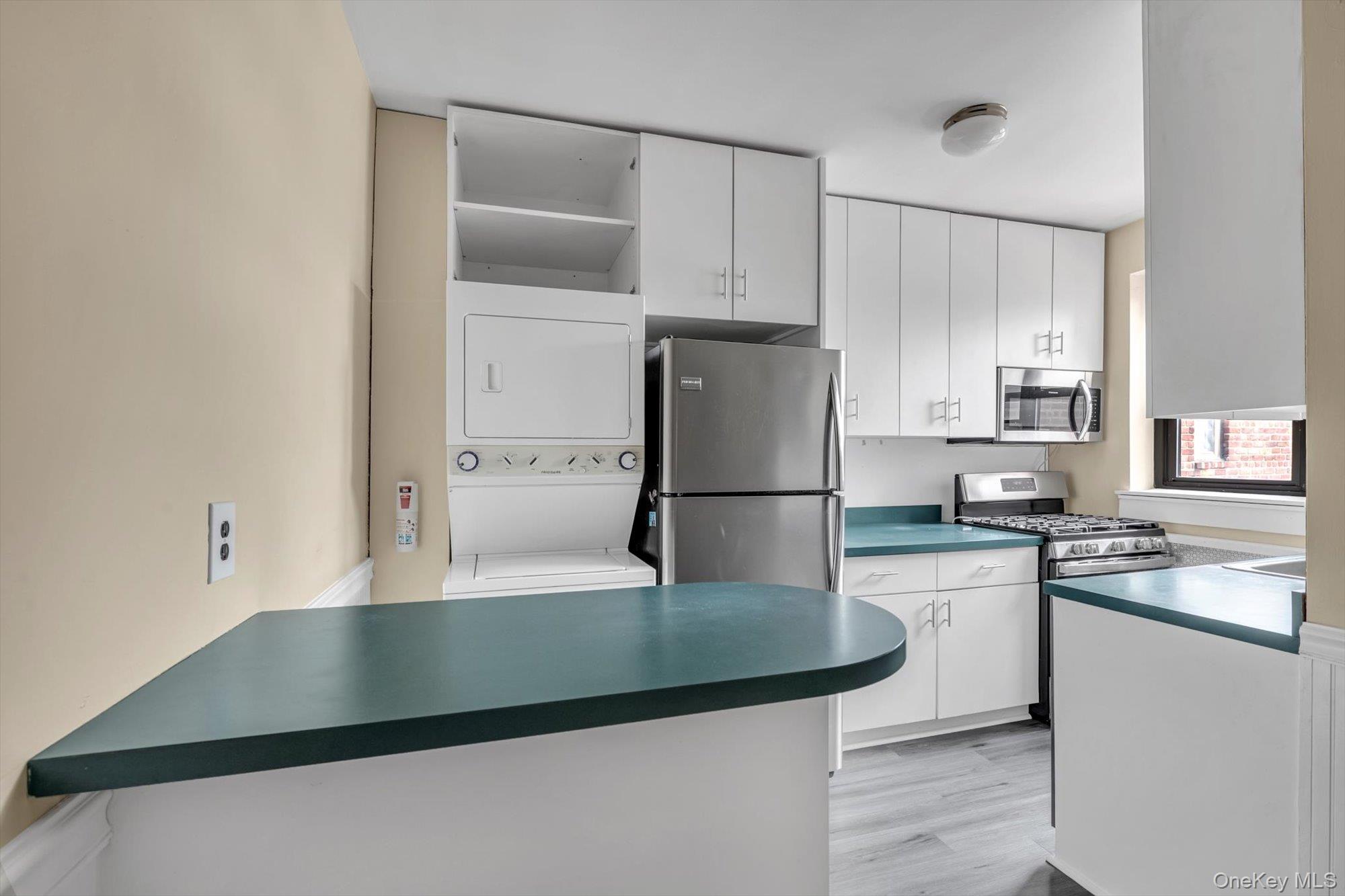 #8 photo, 2 Townhouse Place, Great Neck , NY 11021