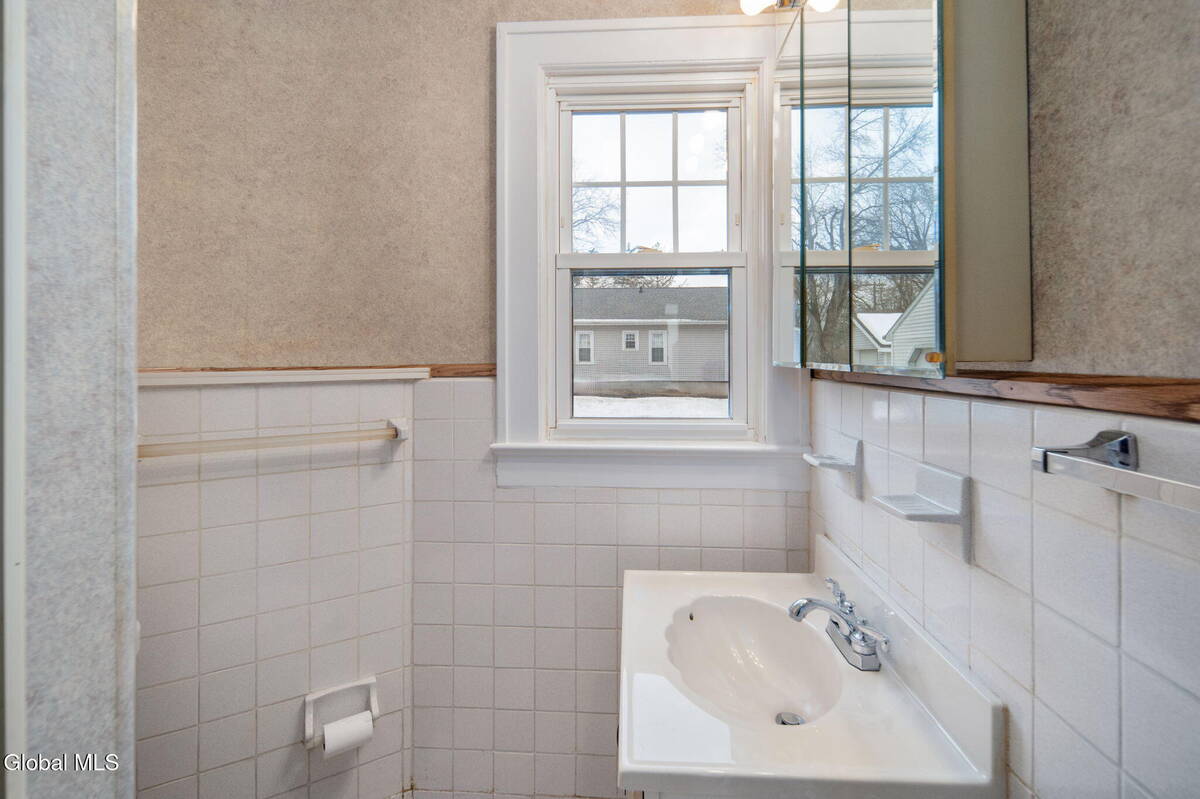 #10 photo, 42 Currey Avenue, 紐約州 Bethlehem , NY 12158