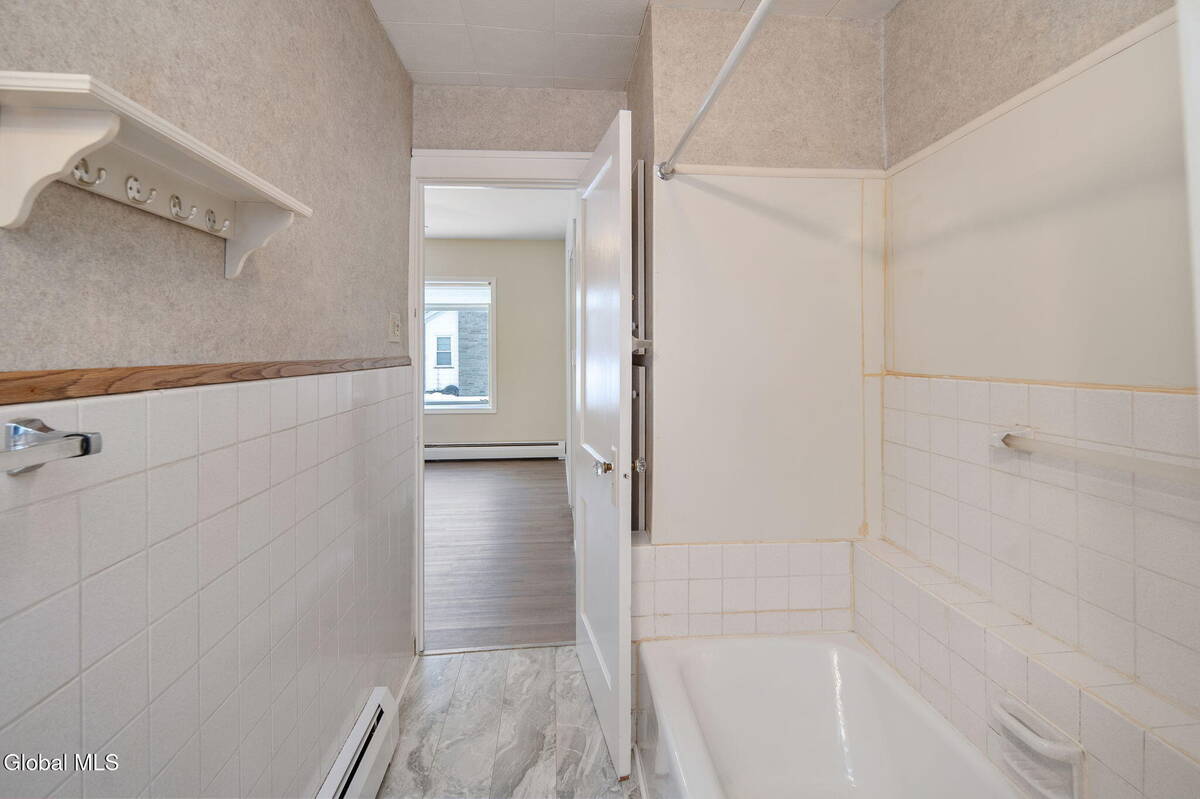 #11 photo, 42 Currey Avenue, 紐約州 Bethlehem , NY 12158