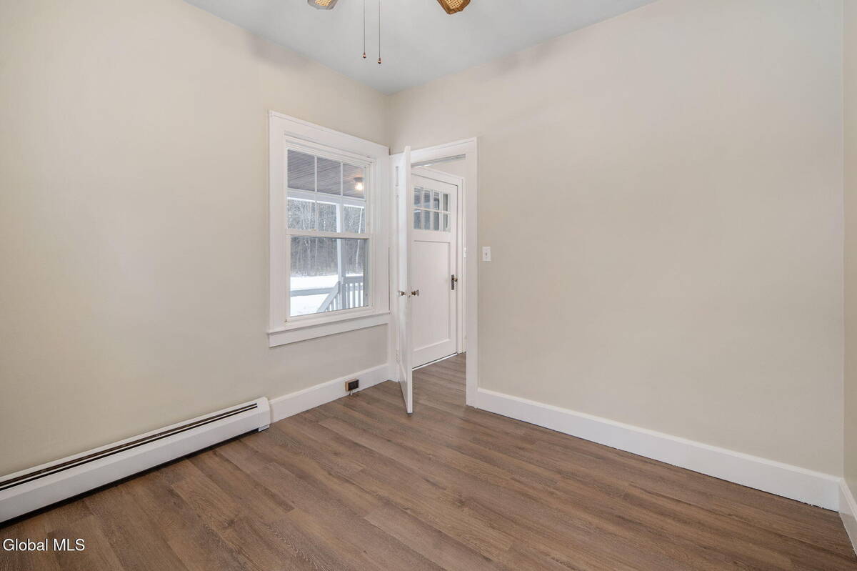 #12 photo, 42 Currey Avenue, 紐約州 Bethlehem , NY 12158