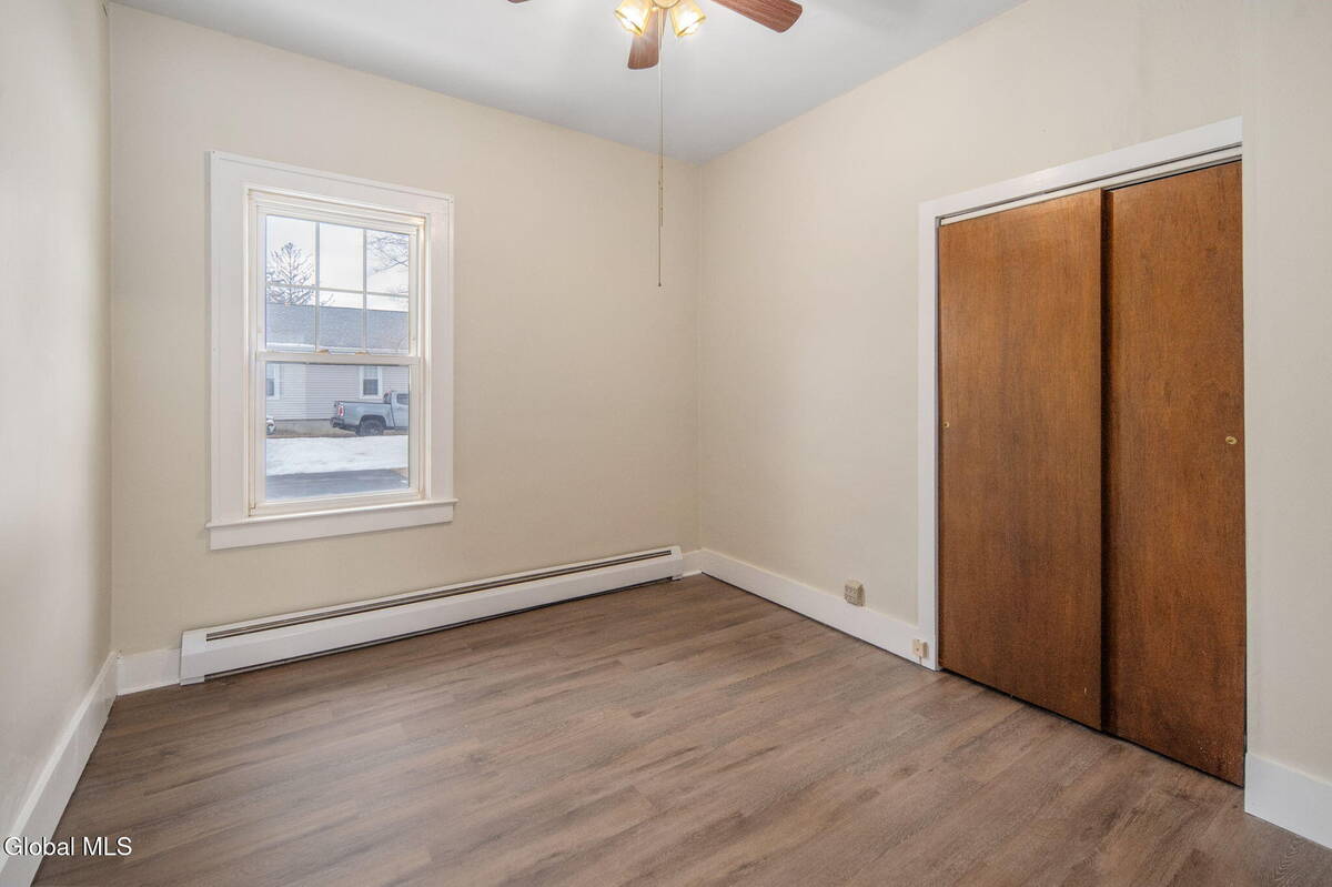 #13 photo, 42 Currey Avenue, 紐約州 Bethlehem , NY 12158