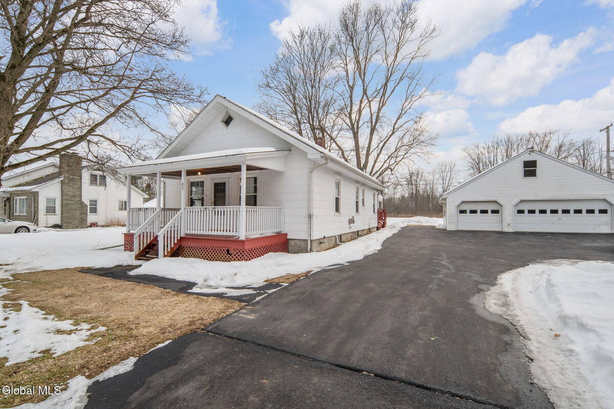 #2 photo, 42 Currey Avenue, 紐約州 Bethlehem , NY 12158