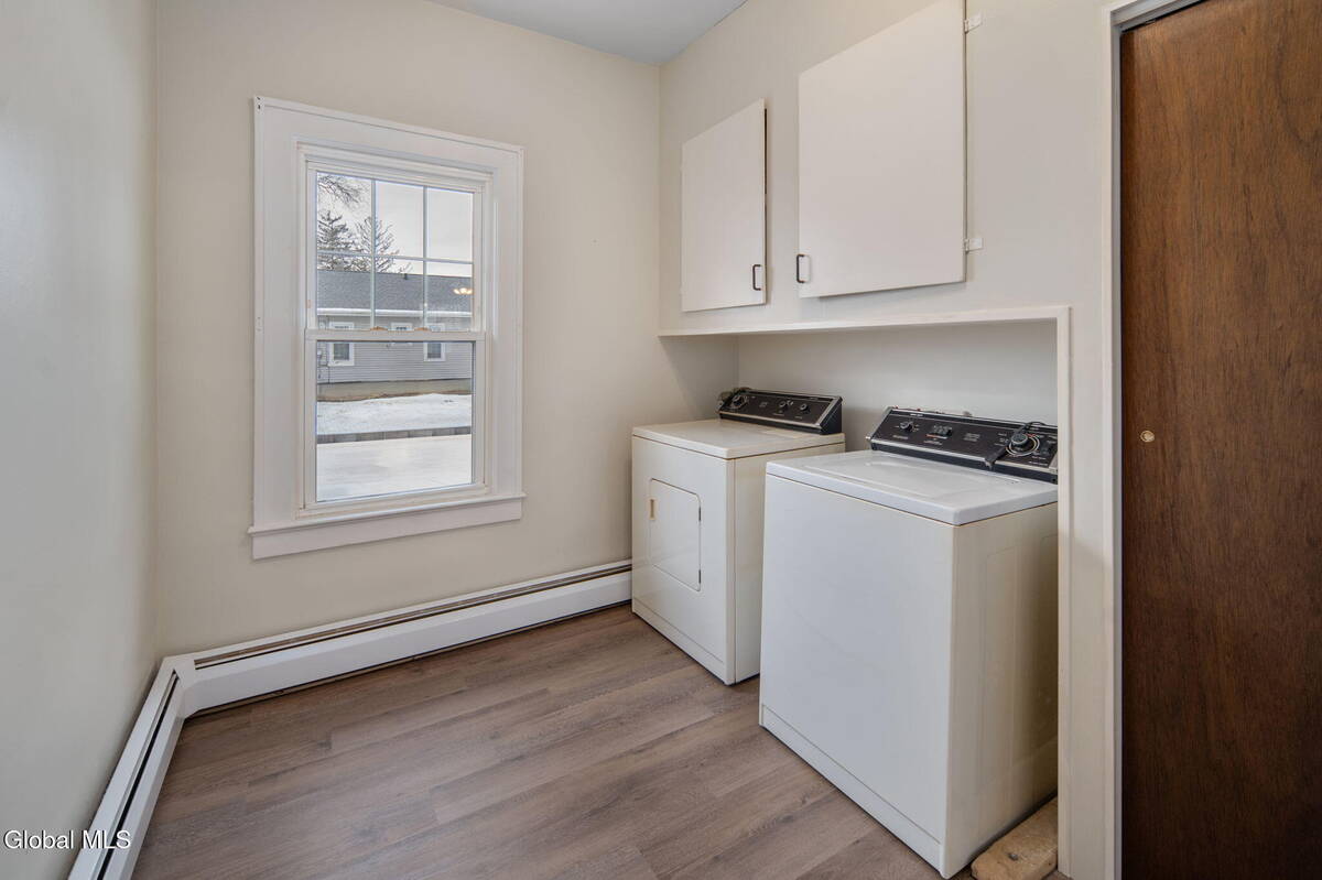 #21 photo, 42 Currey Avenue, 紐約州 Bethlehem , NY 12158