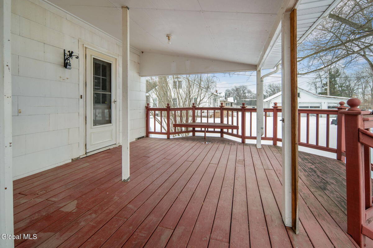 #24 photo, 42 Currey Avenue, 紐約州 Bethlehem , NY 12158