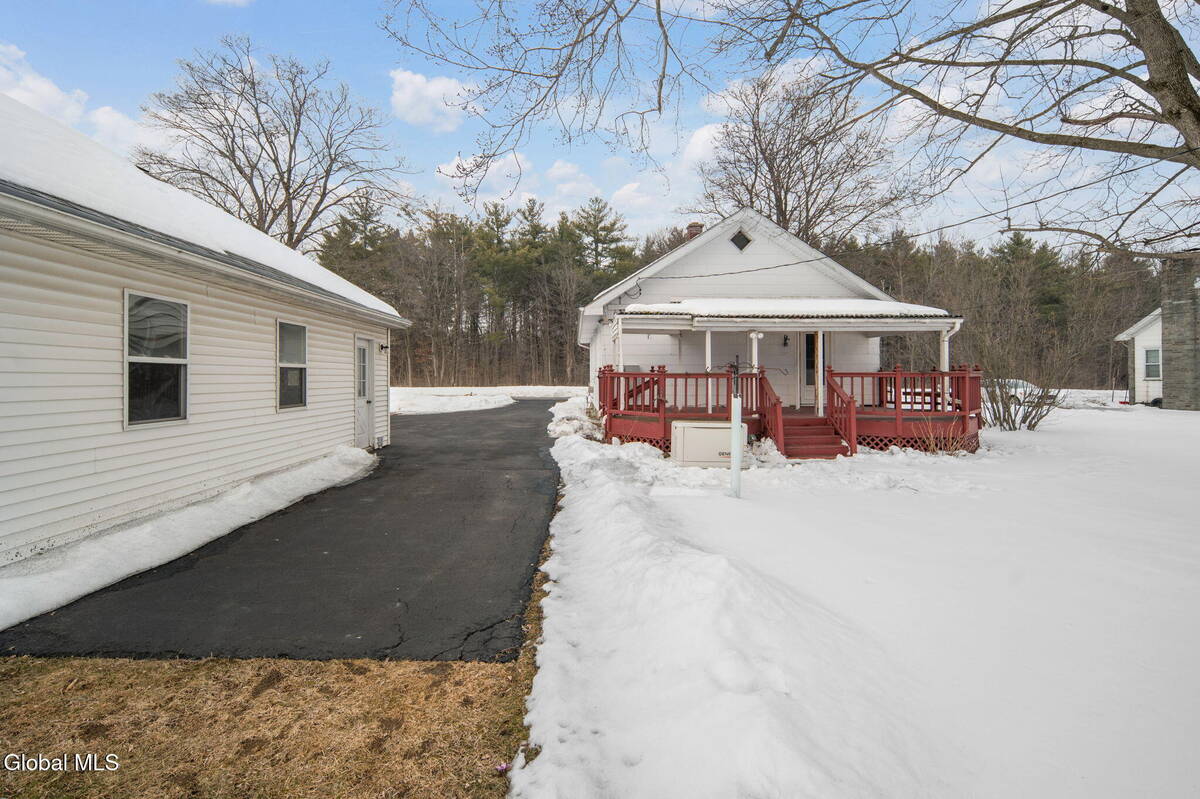 #29 photo, 42 Currey Avenue, 紐約州 Bethlehem , NY 12158