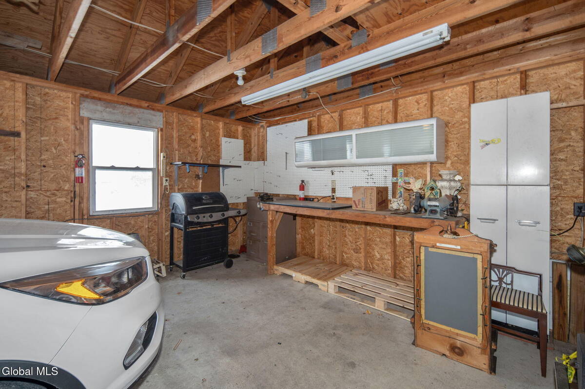 #31 photo, 42 Currey Avenue, 紐約州 Bethlehem , NY 12158