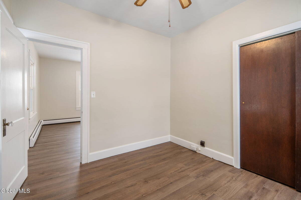 #8 photo, 42 Currey Avenue, 紐約州 Bethlehem , NY 12158