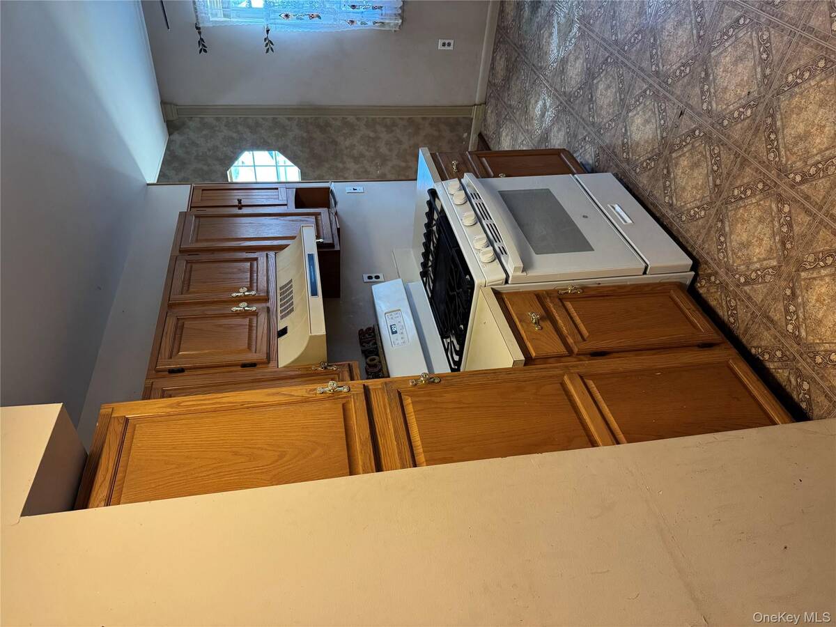 #3 photo, 511 Race Place, 東長島 Oakdale , NY 11769