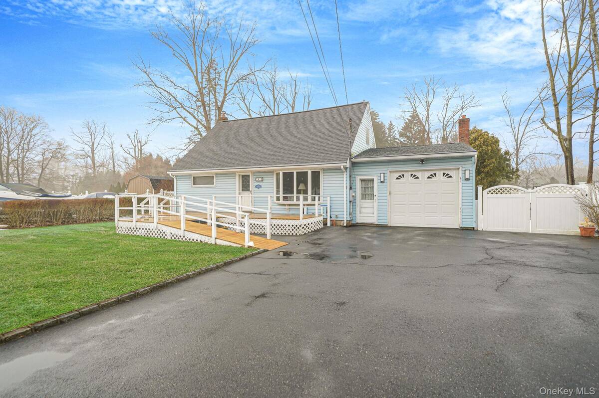 #2 photo, 6 Noahs Path, Rocky Point , NY 11778