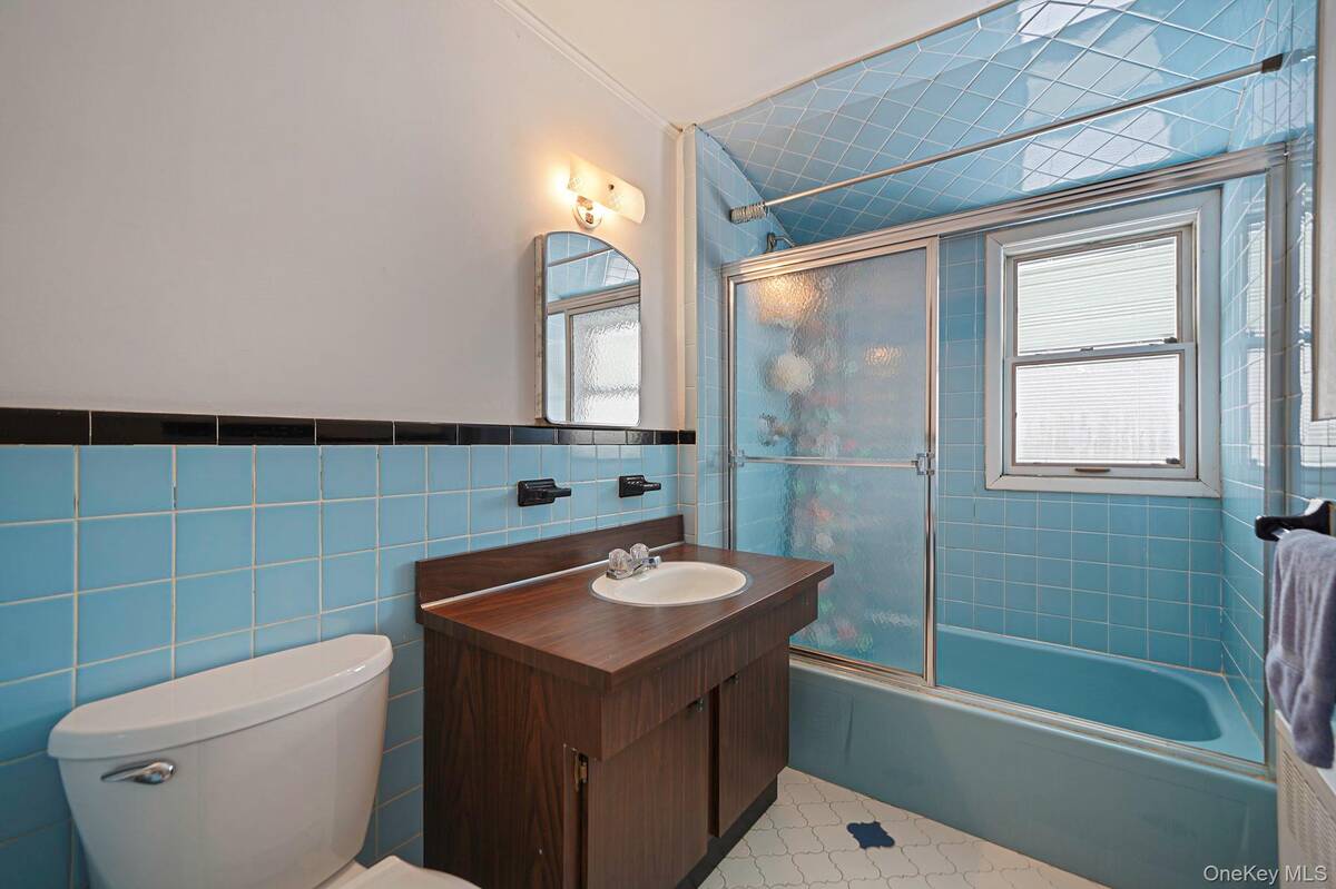 #27 photo, 6 Noahs Path, Rocky Point , NY 11778