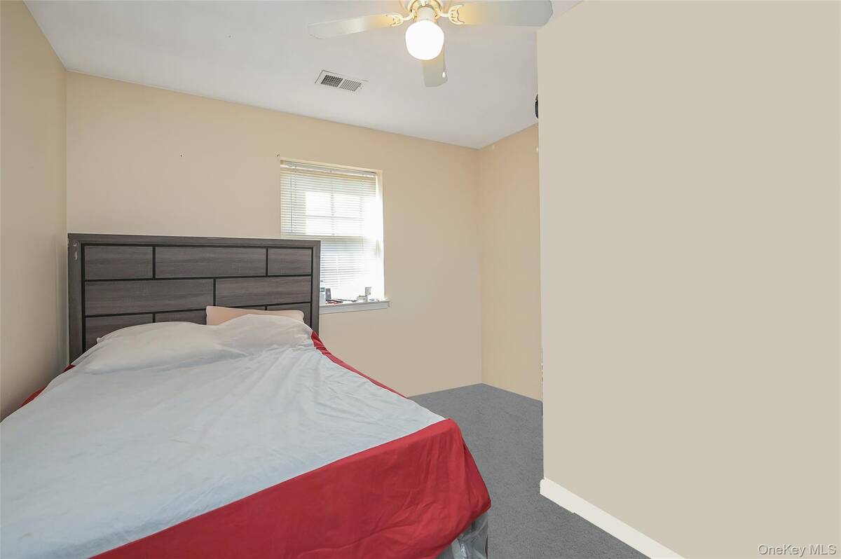 #11 photo, 2 Cherry Street, מחוז סאפוק Central Islip , NY 11722