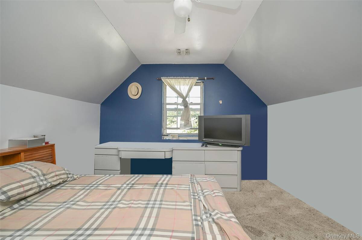 #13 photo, 2 Cherry Street, מחוז סאפוק Central Islip , NY 11722