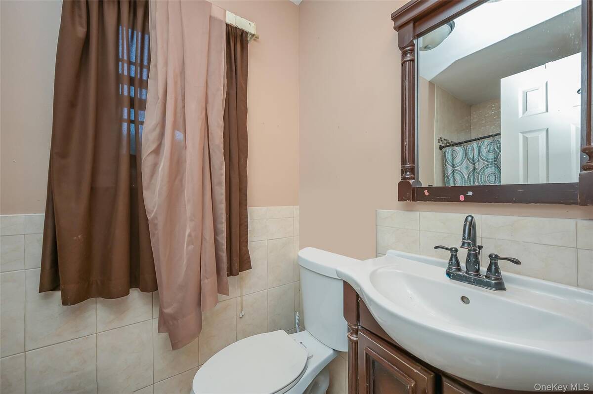 #14 photo, 2 Cherry Street, מחוז סאפוק Central Islip , NY 11722