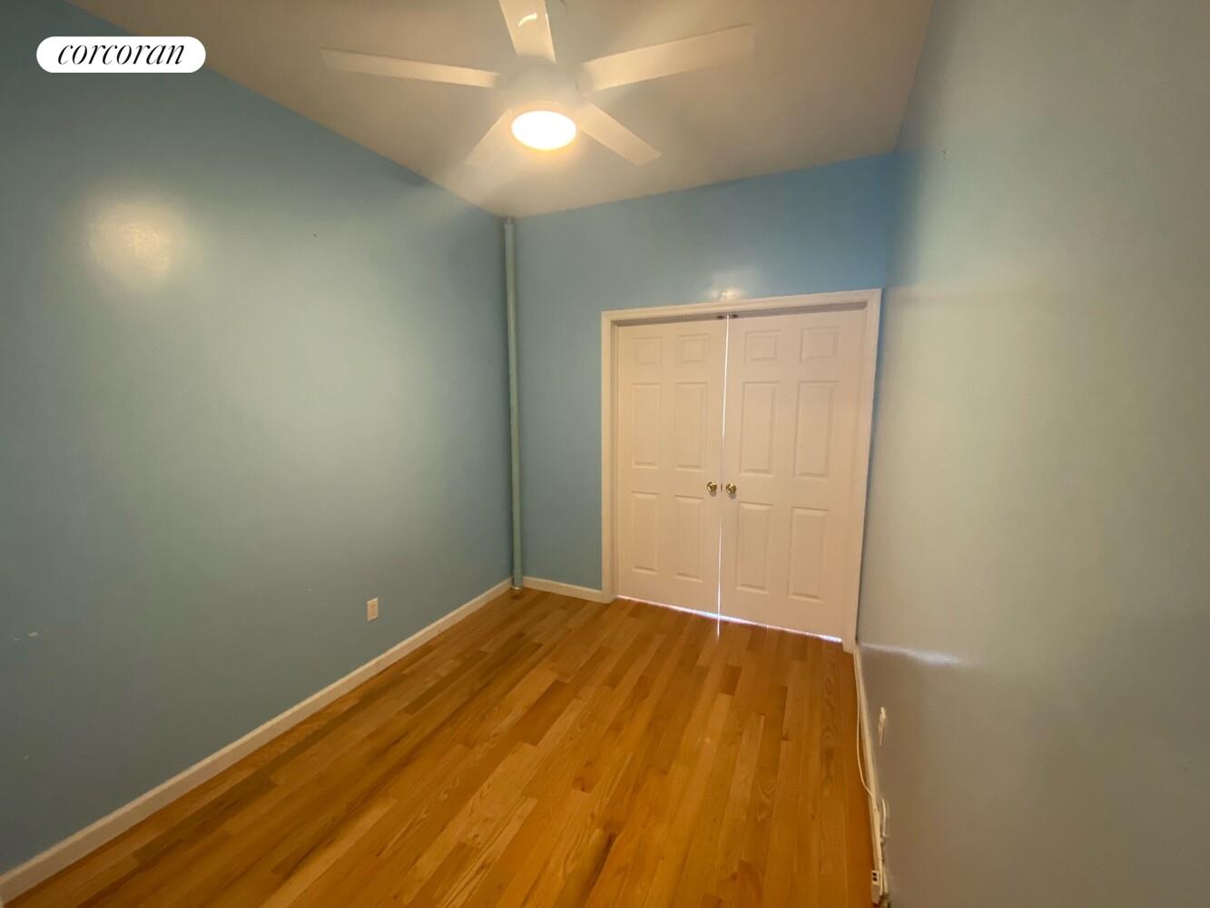 #4 photo, Brooklyn, Williamsburg , NY 11211